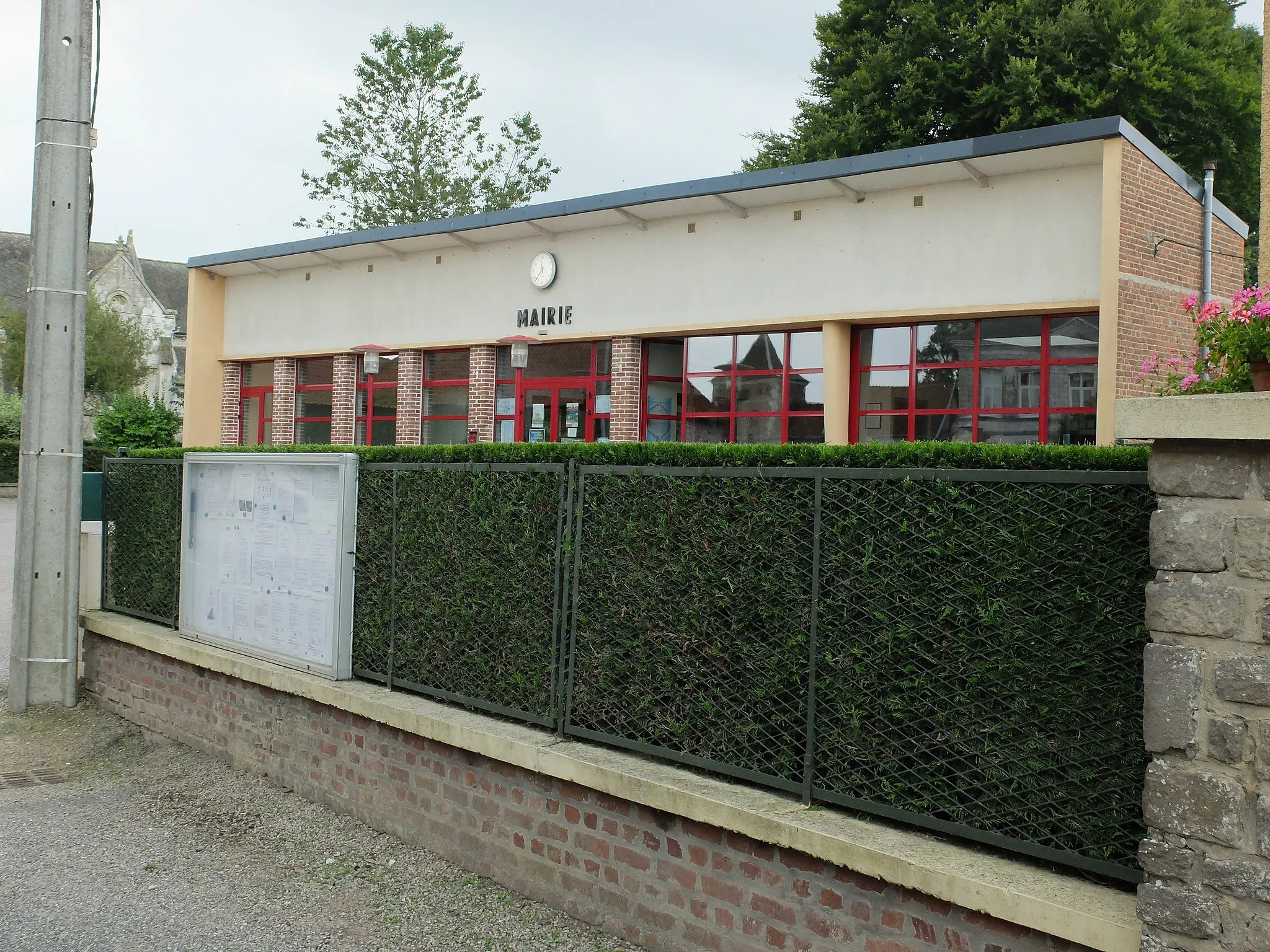 Photo showing: Vue de la mairie de Troisvaux.