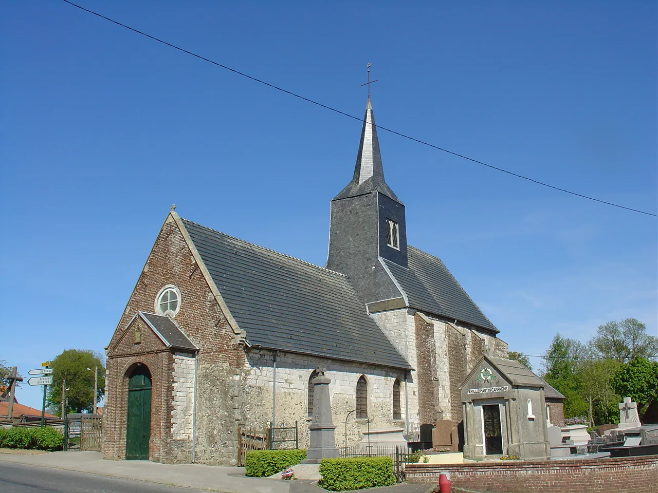 Photo showing: Église de Zoteux