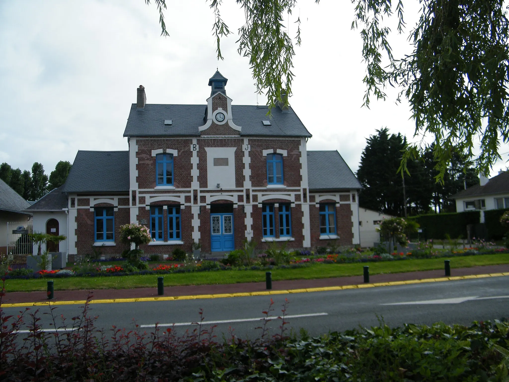 Photo showing: Mairie-école de 1904, Groffliers, Pas-de-Calais, France (3)