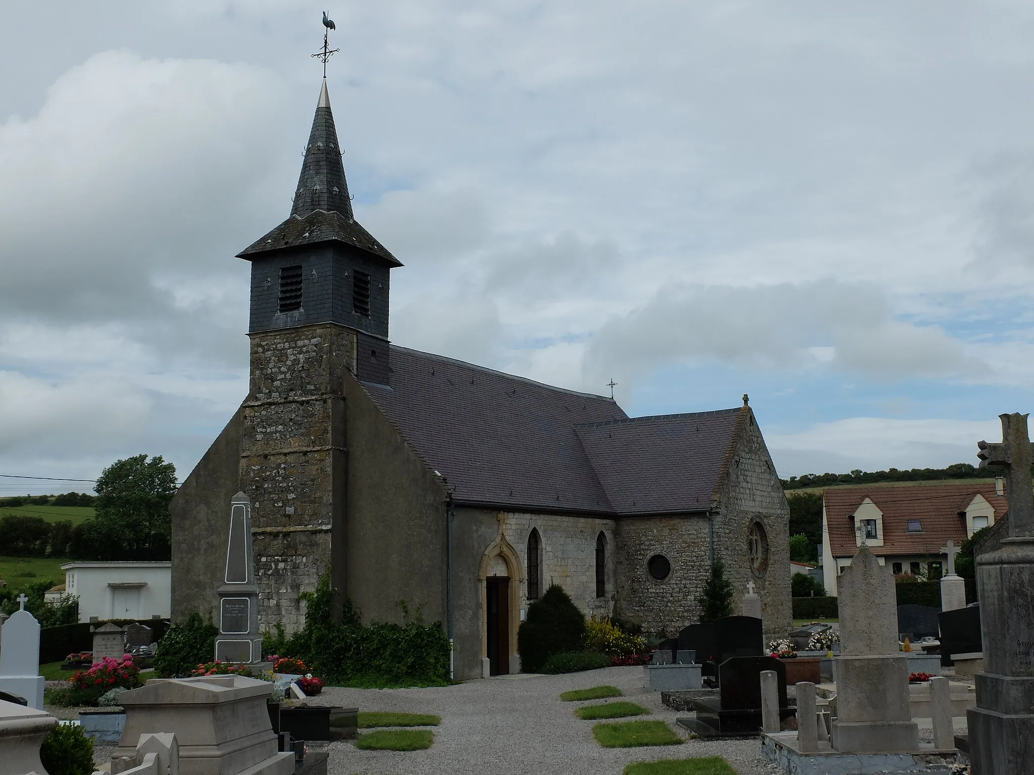 Photo showing: Vue de l'église Sainte-Agathe d'Hermelinghen.