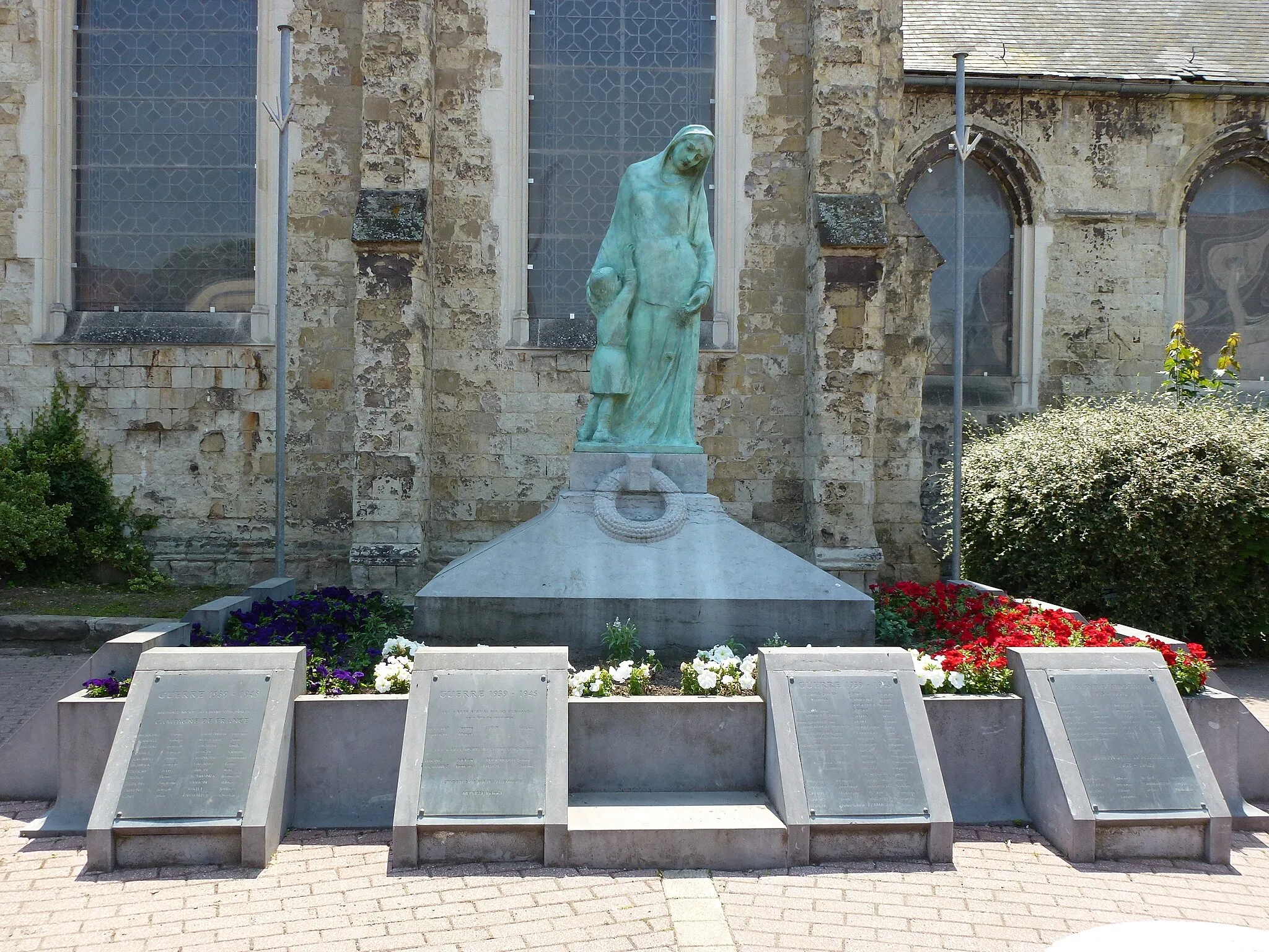 Photo showing: Escaudain (Nord, Fr) monument aux morts