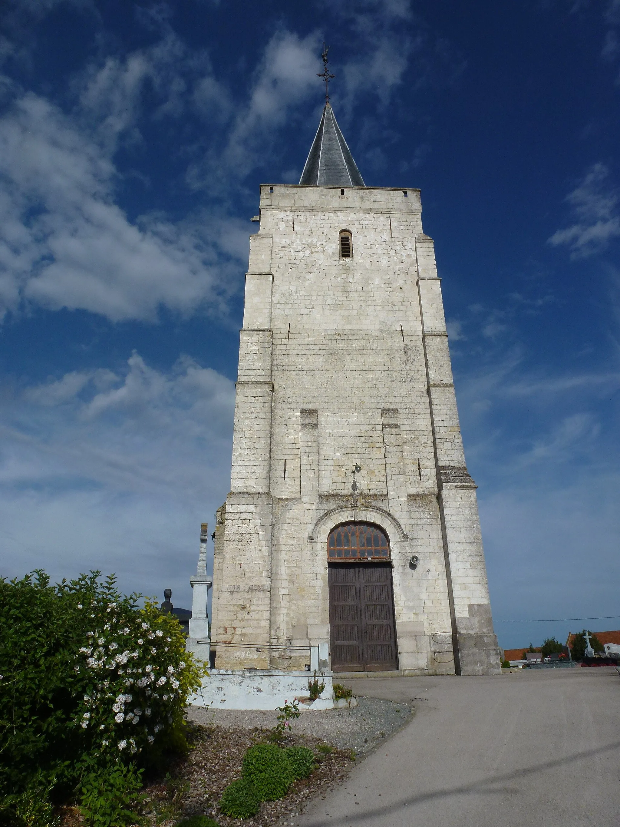 Photo showing: Louches (Pas-de-Calais) église, la tour