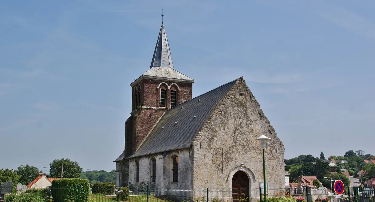 Photo showing: église de style Flamboyant en partie du 12 Em siècle le Chœur du 15 Em siècle une nef de 1779 une tour de 1879 et une cloche classée de 1506 appelée Marie