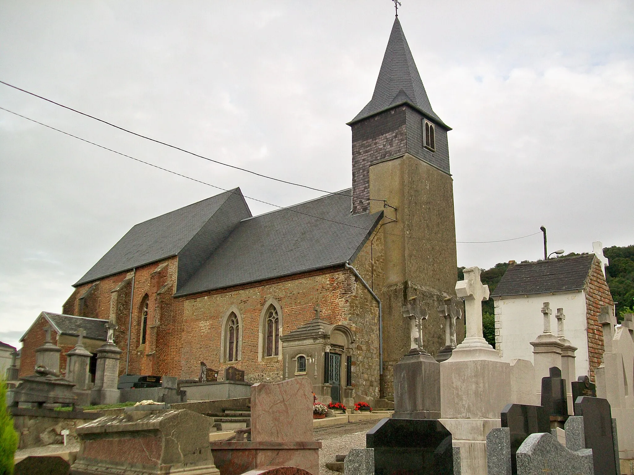 Photo showing: The church of St.Pierre, dating from the seventeenth century, in Longfossé, Nord-Pas-de-Calais, France.