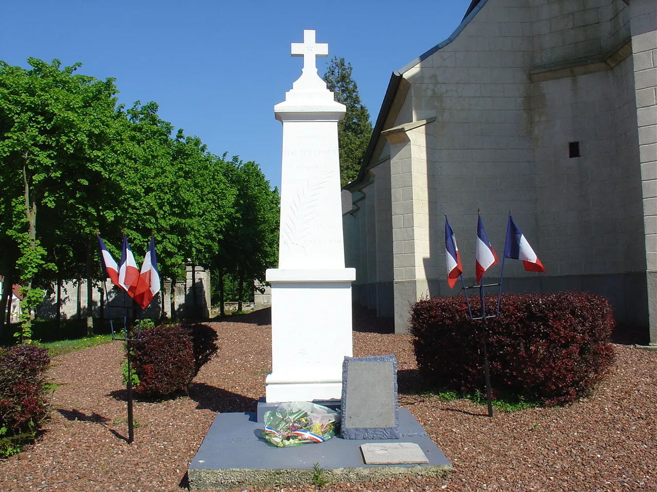 Photo showing: Monument aux morts d'Hautecloque