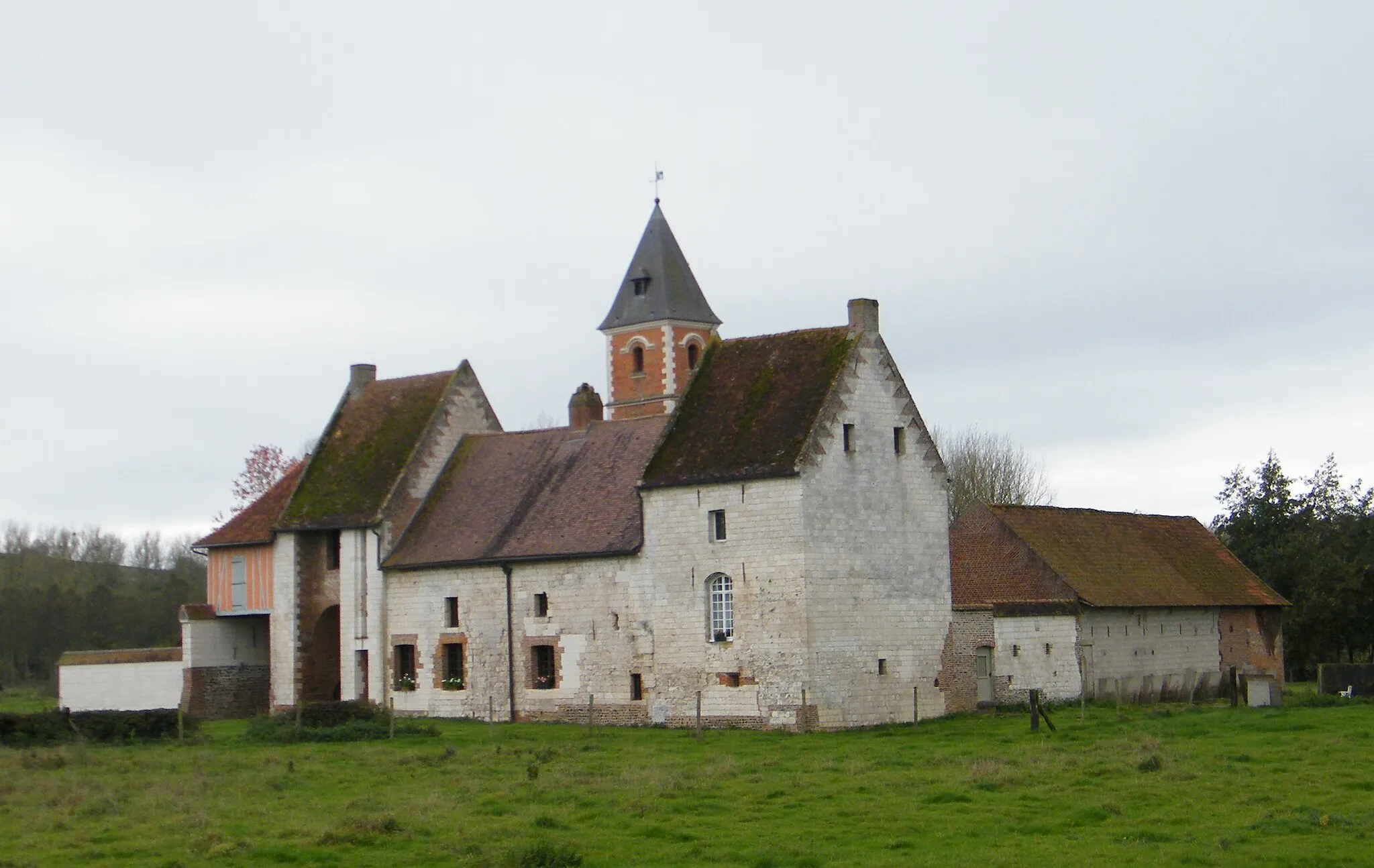 Photo showing: Gennes-Ivergies, Pas-de-Calais, ferme-château des Templiers.