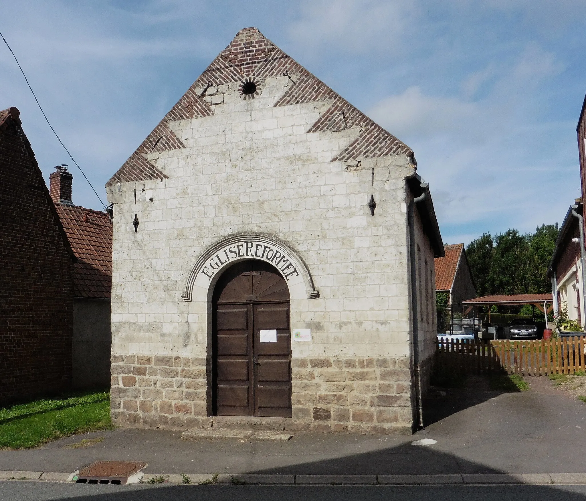 Photo showing: L' église réformée de Verdrel hameau de la commune de Fresnicourt-le-Dolmen dans le Pas-de-Calais Nord-Pas-de-Calais.- France.