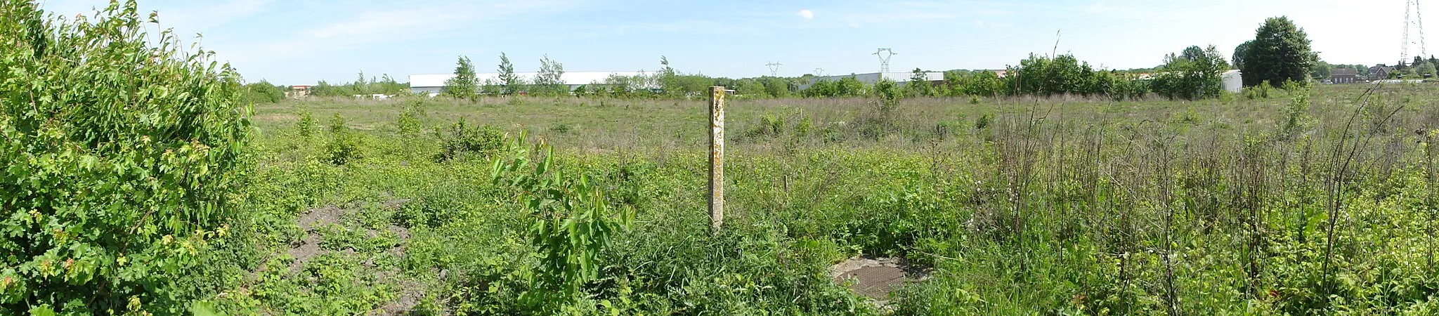 Photo showing: La Fosse de Rœulx de la Compagnie des mines d'Anzin était un charbonnage constitué de deux puits situé à Escaudain, Nord, Nord-Pas-de-Calais, France.