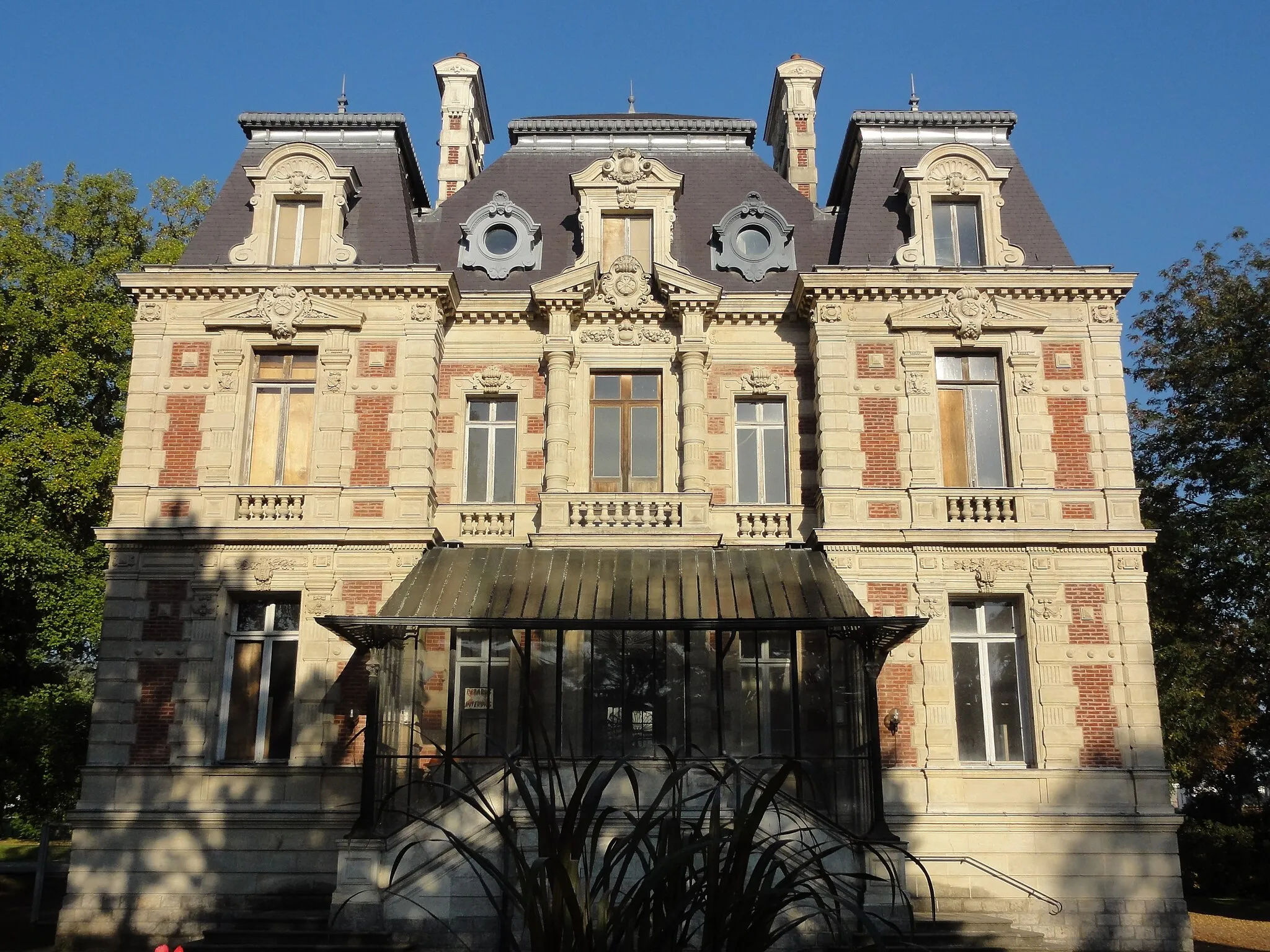 Photo showing: Château Dampierre, Compagnie des mines d'Anzin, Anzin, Nord, Nord-Pas-de-Calais, France.