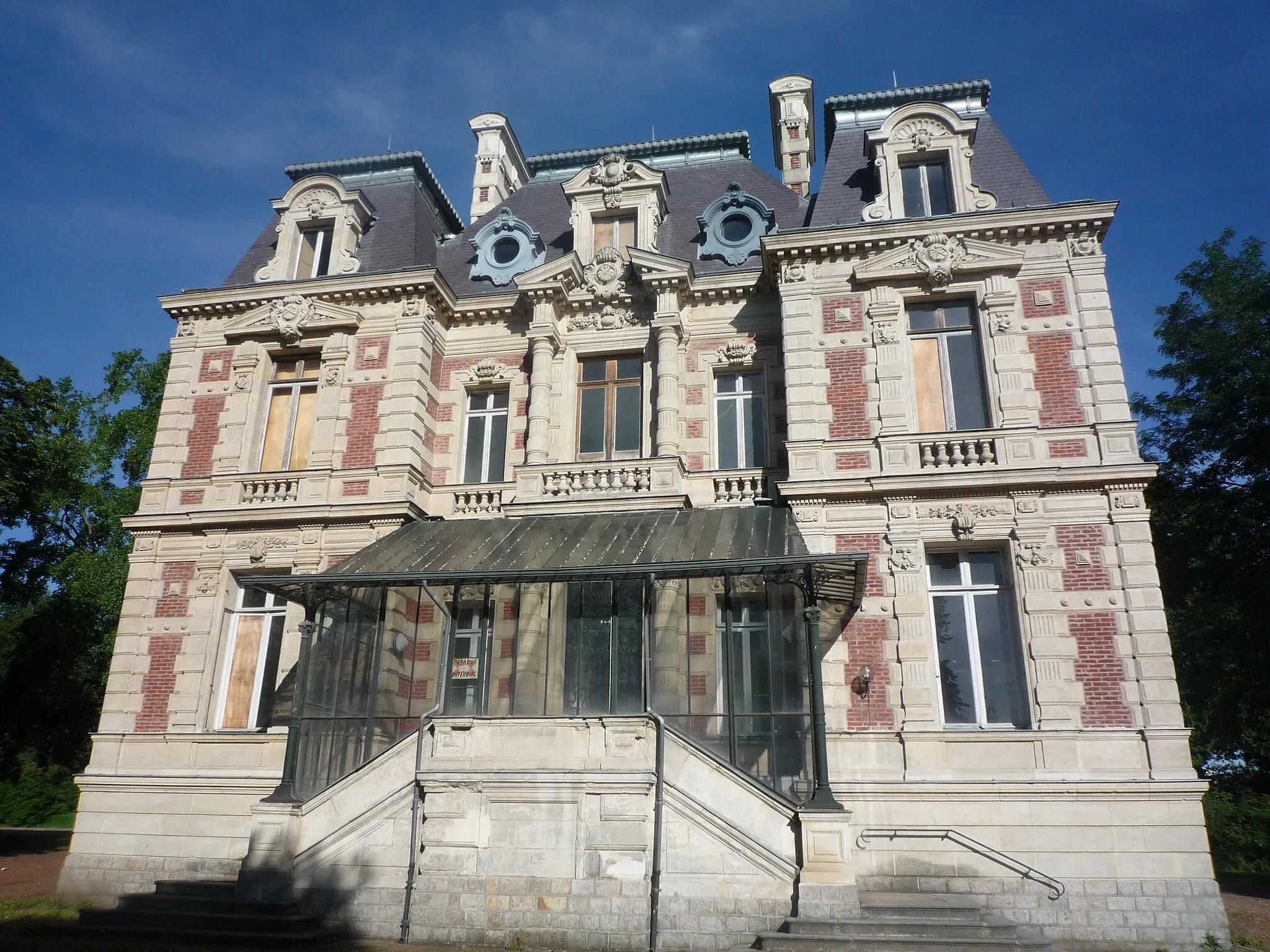 Photo showing: Château Dampierre, Anzin, Nord, Nord-Pas-de-Calais, France.