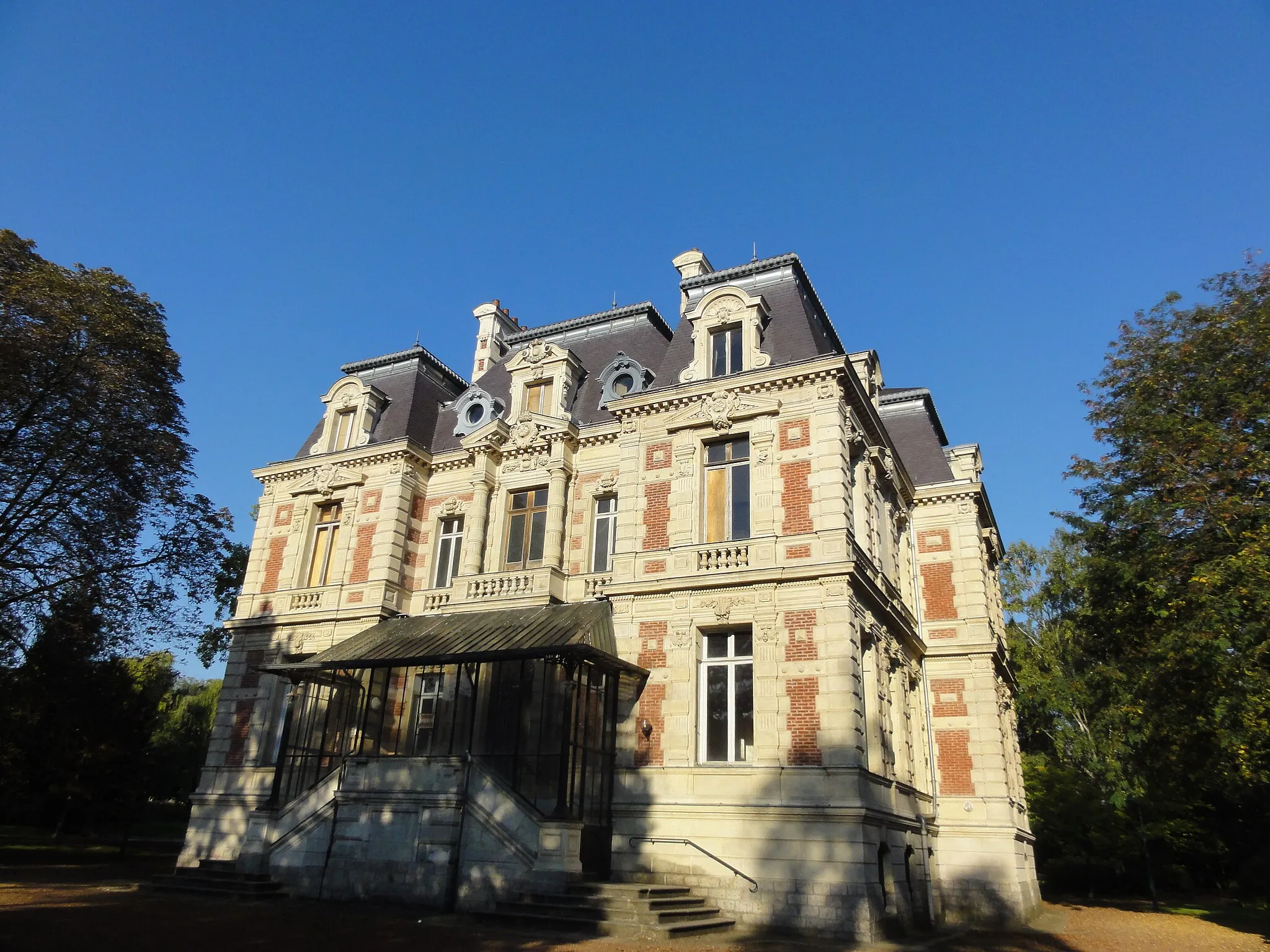 Photo showing: Château Dampierre, Compagnie des mines d'Anzin, Anzin, Nord, Nord-Pas-de-Calais, France.