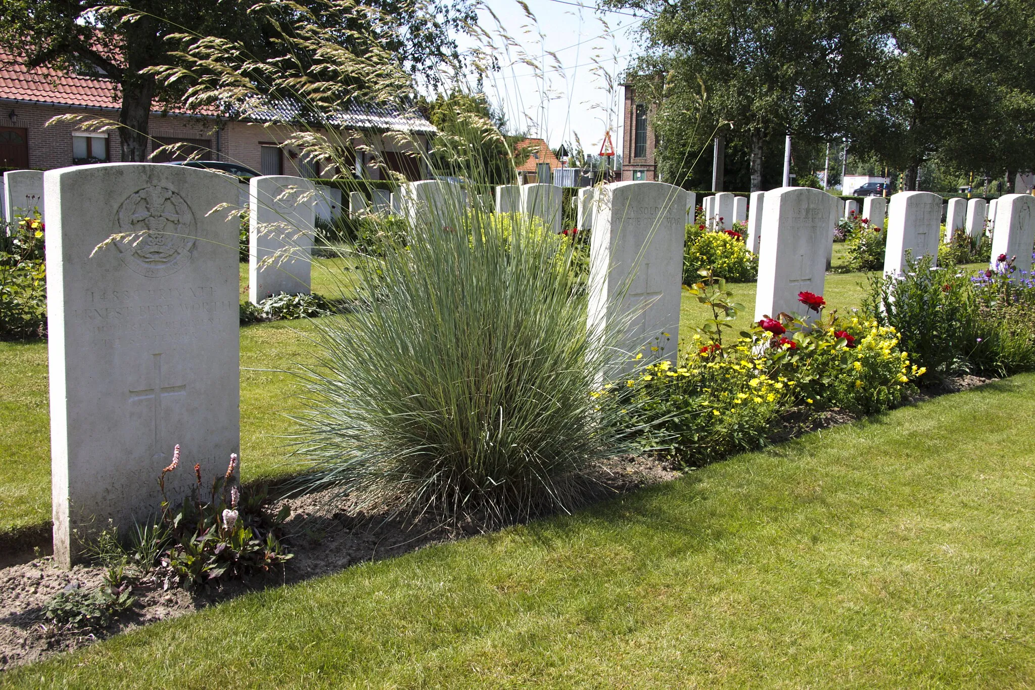 Photo showing: Brandhoek Military Cemetery.