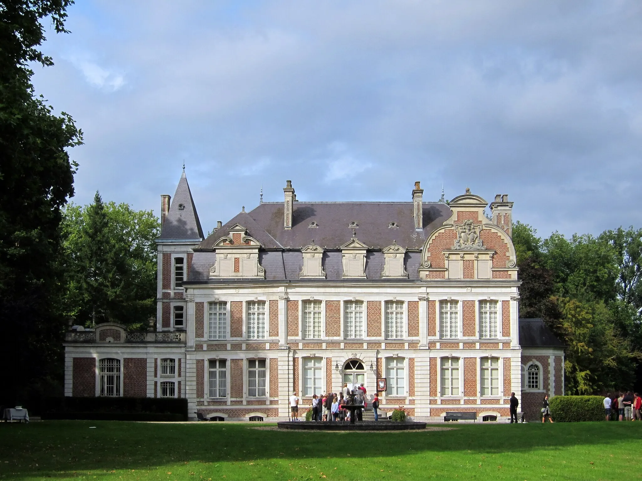 Photo showing: This building is inscrit au titre des monuments historiques de la France. It is indexed in the base Mérimée, a database of architectural heritage maintained by the French Ministry of Culture, under the reference PA00108379 .