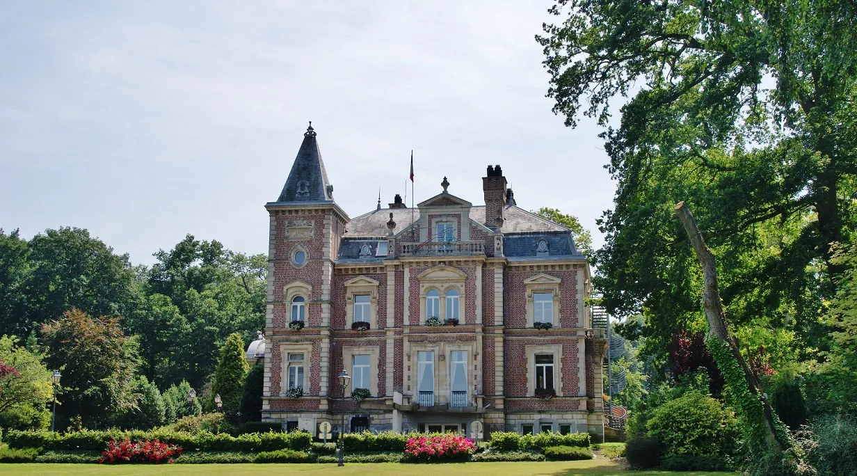 Photo showing: La mairie de Longuenesse, Pas-de-Calais.