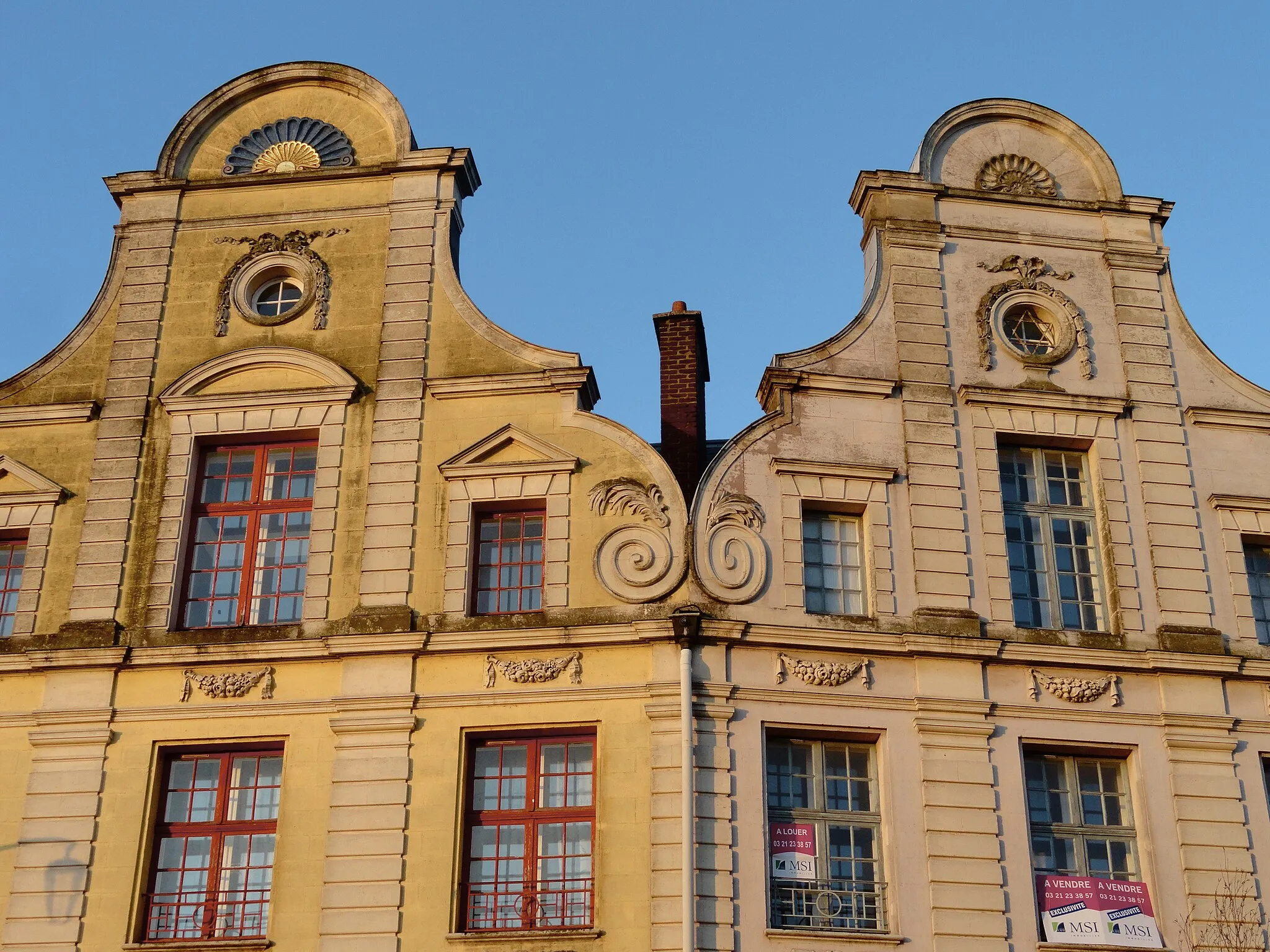 Photo showing: Facades of Flemish-Baroque style houses in Arras