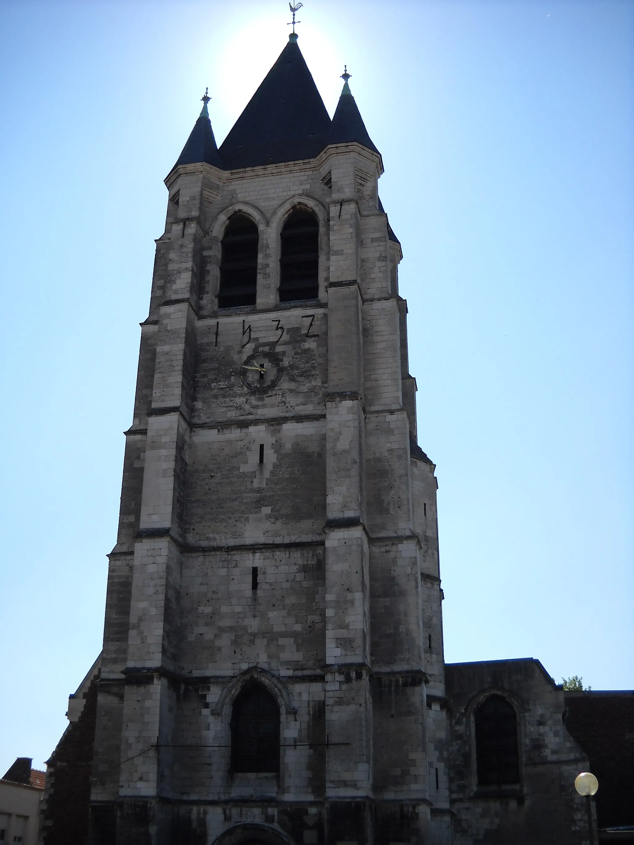 Photo showing: St.Piat's church, in Courrières, Pas-de-Calais, en:France.