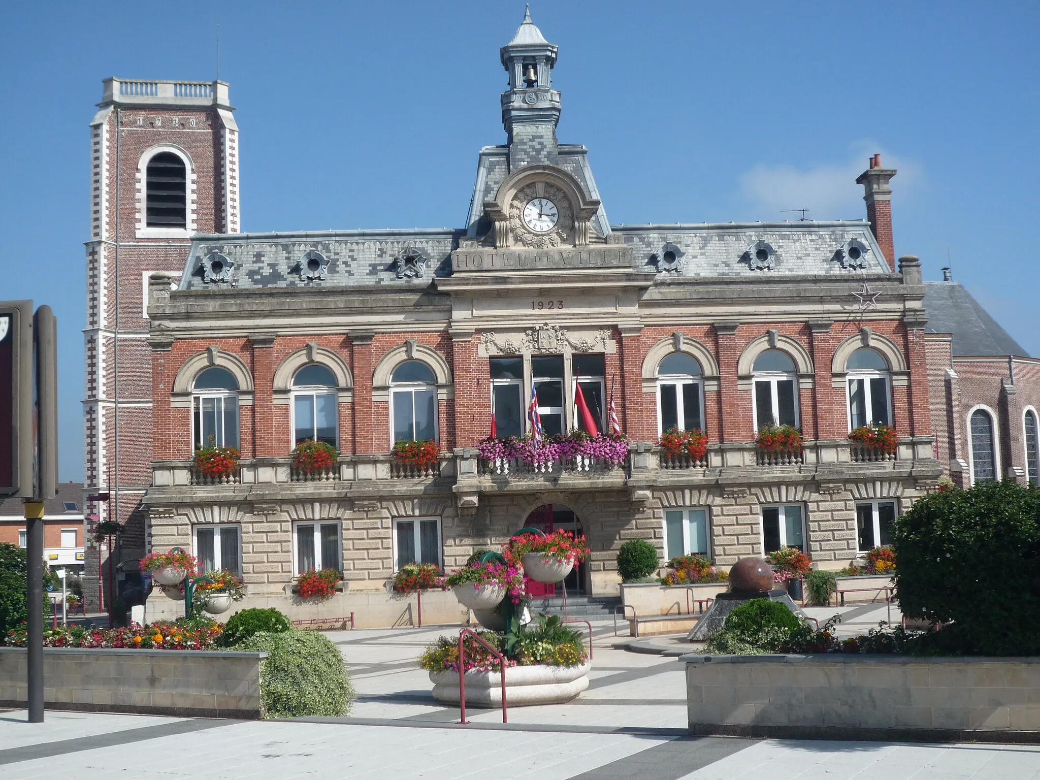 Photo showing: Depicted place: Mairie de Somain