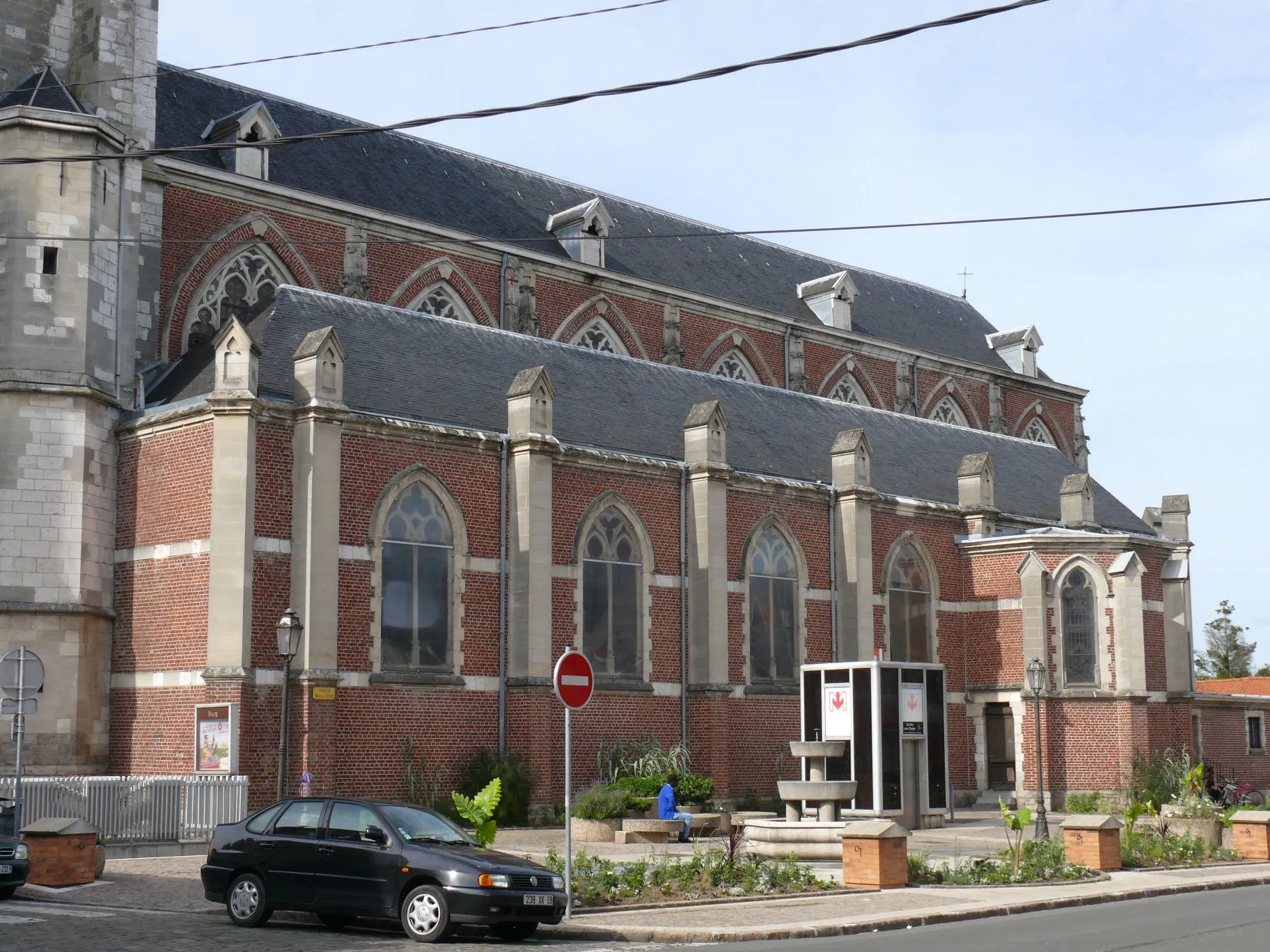 Photo showing: Our Lady of the Visitation's church in Lomme (Lille, Nord, France).