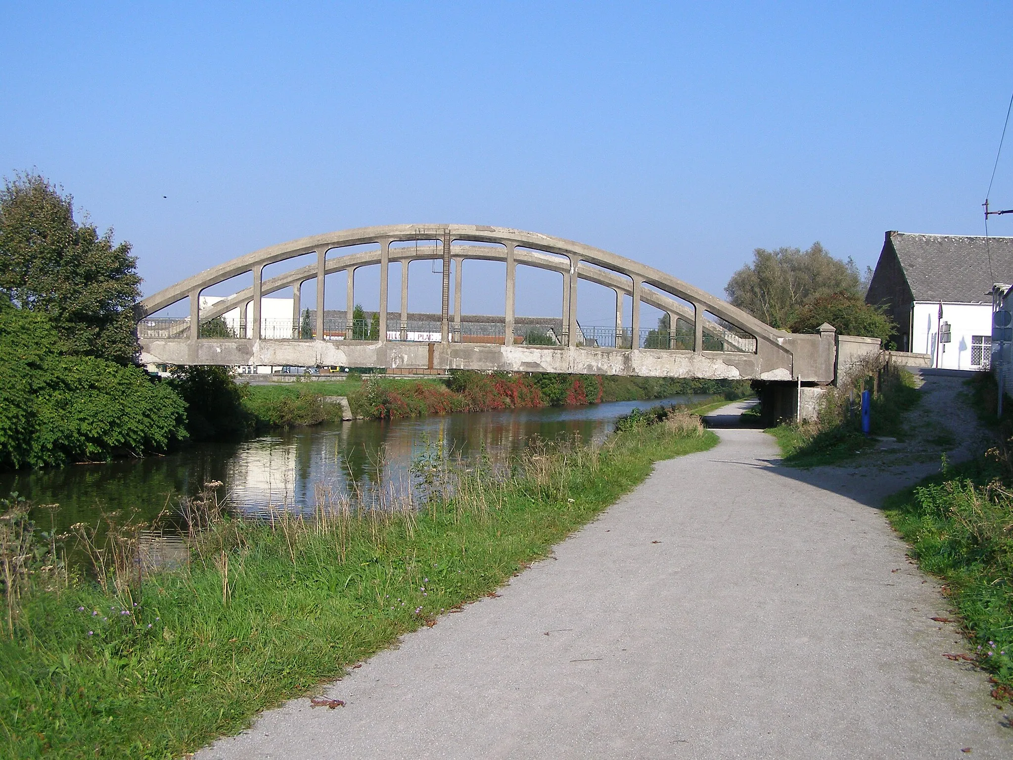 Photo showing: Pont sur la Sambre.