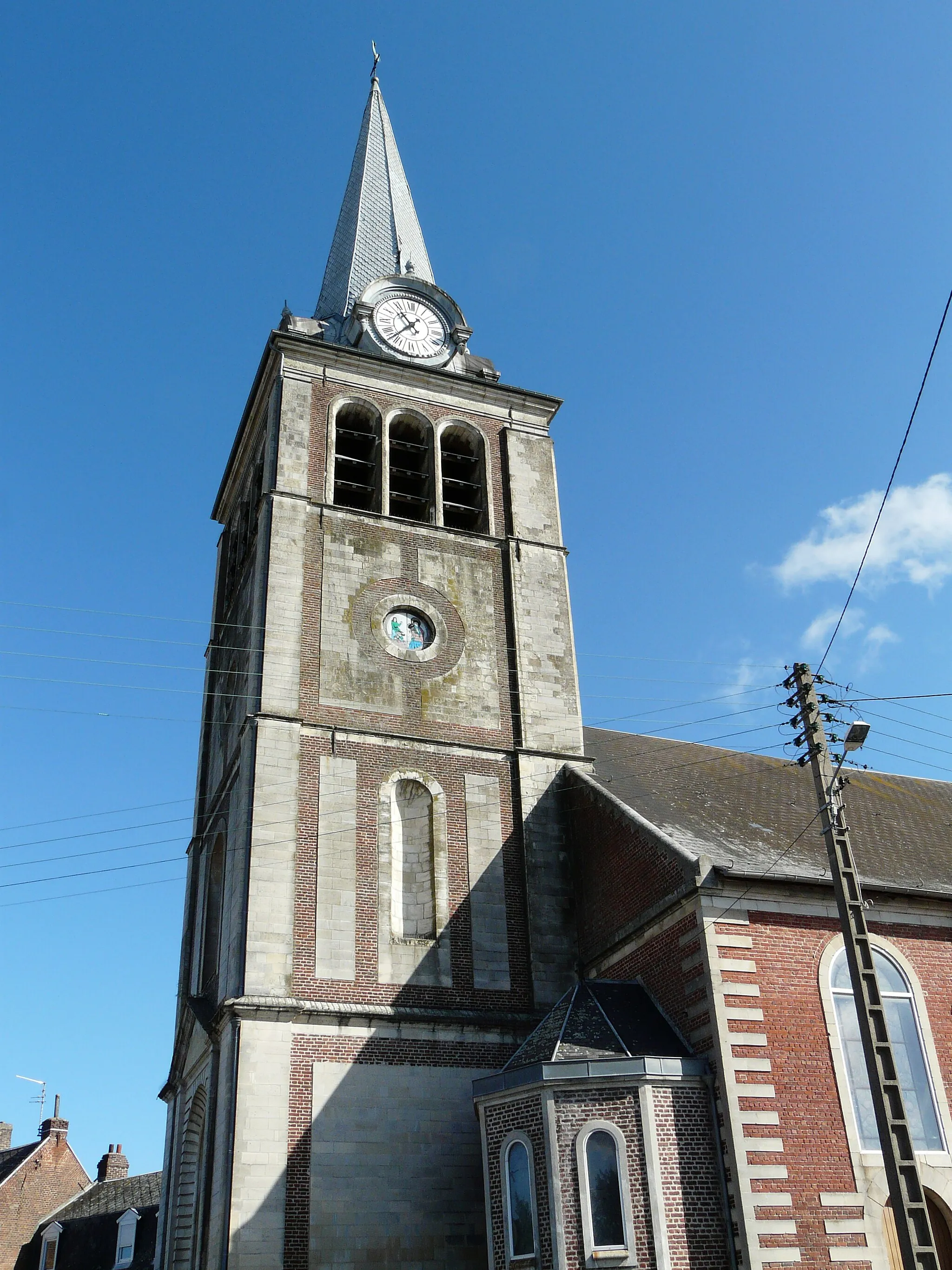 Photo showing: Le clocher de l'église d'Iwuy (Nord)