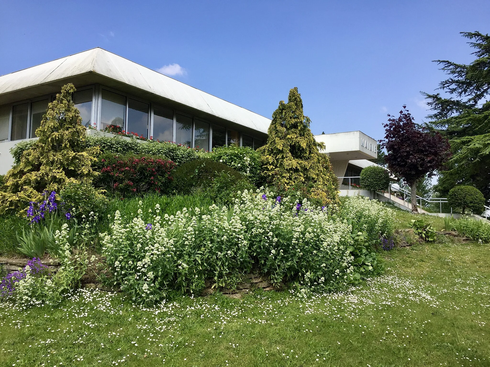 Photo showing: Cucq - La mairie de la commune de Cucq.