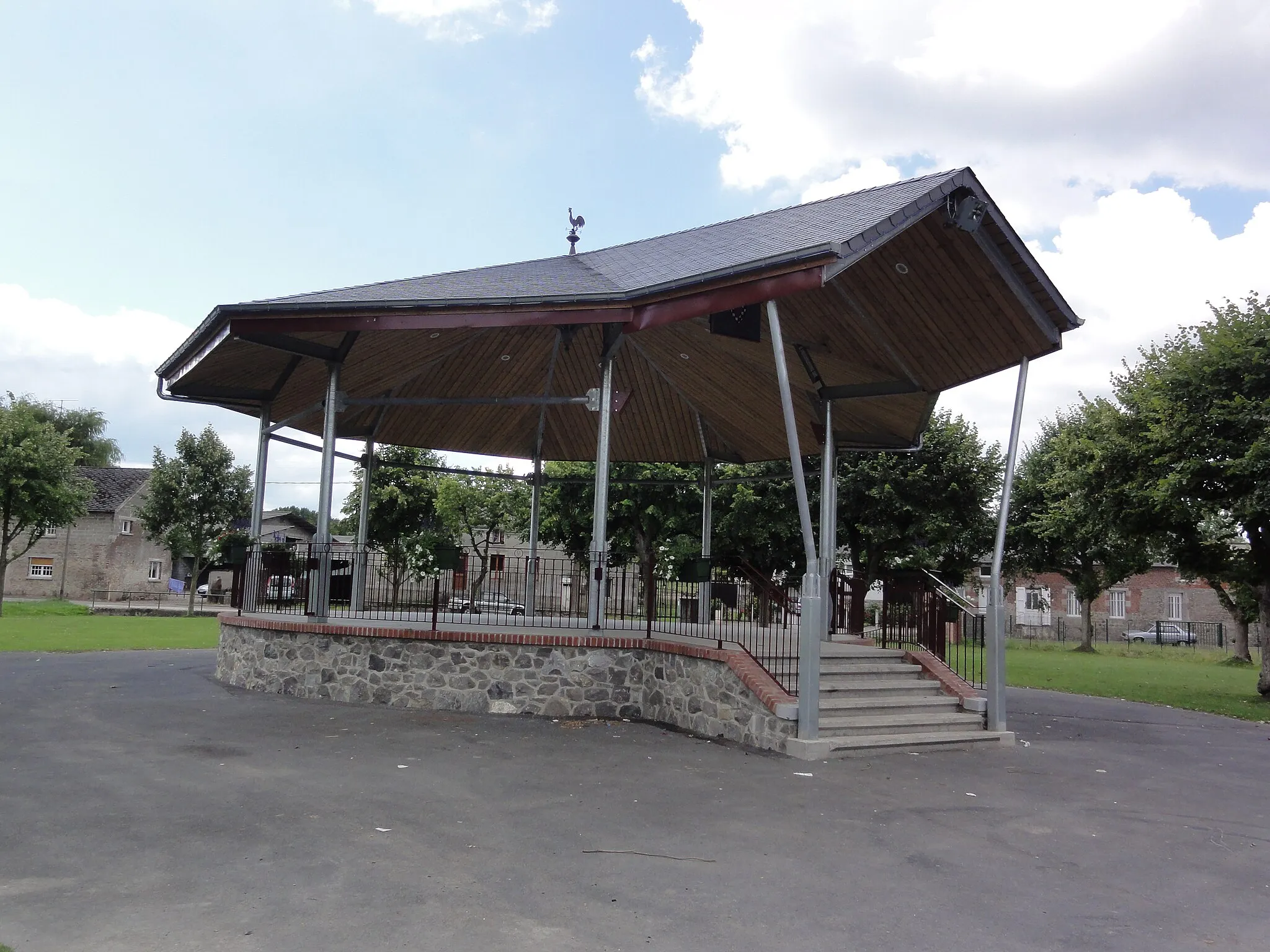 Photo showing: Leval (Nord) kiosque à musique