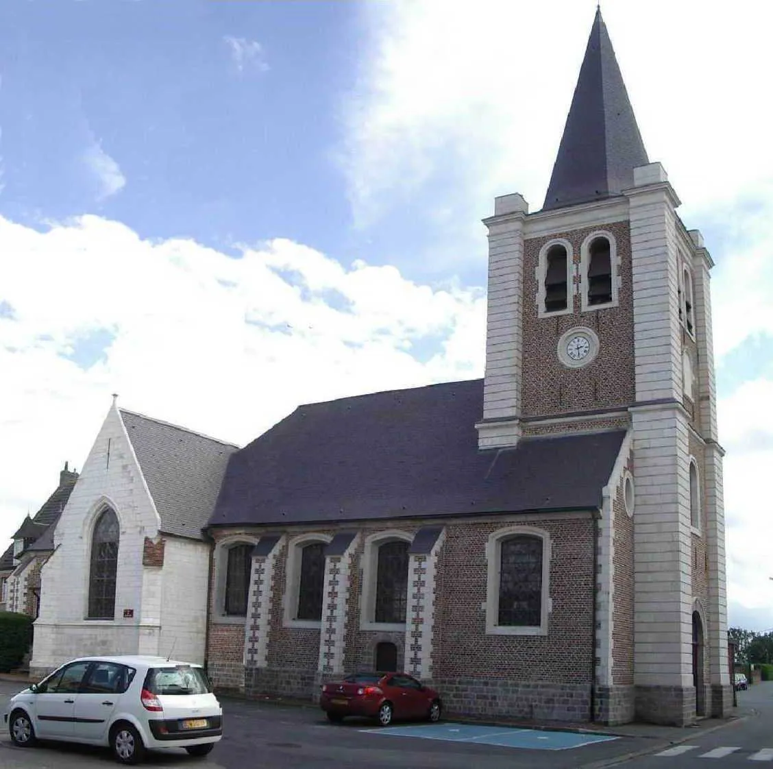 Photo showing: Eglise St Nicolas à Allennes-les-Marais