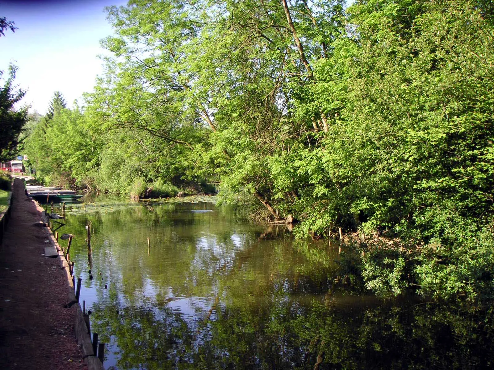 Photo showing: Plan d'eau et marais d'Arleux (Nord) dans la vallée de la Sensée. Péche et détente. (Padawane)