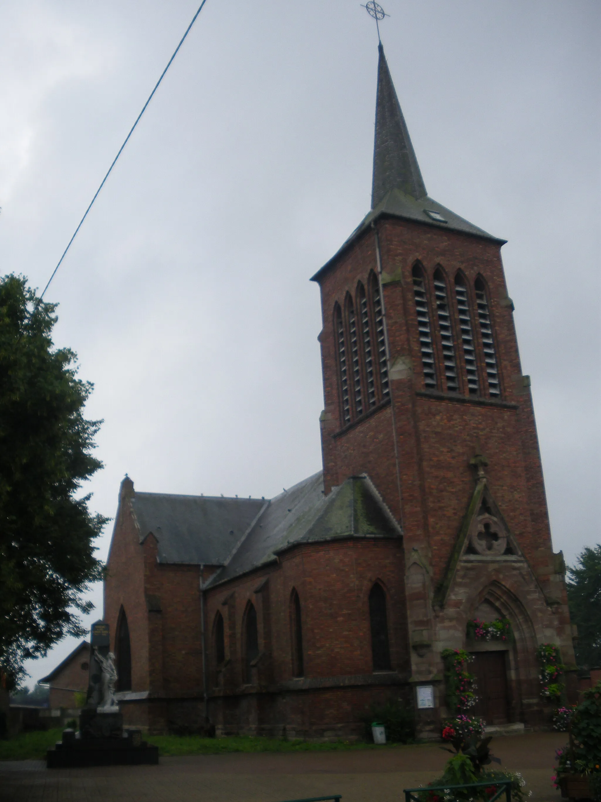 Photo showing: View of the church of Meurchin.