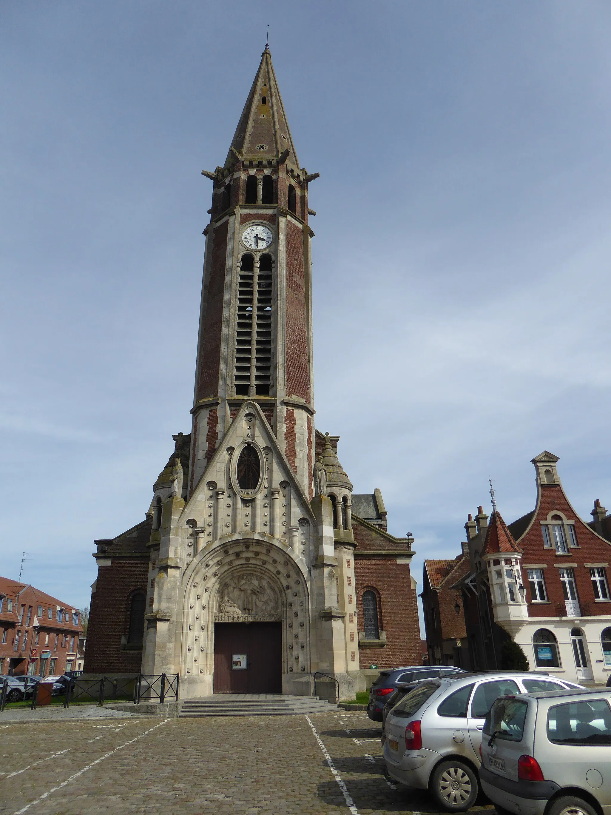 Photo showing: Église Saint-Venant Saint-Venant Pas-de-Calais.- France.