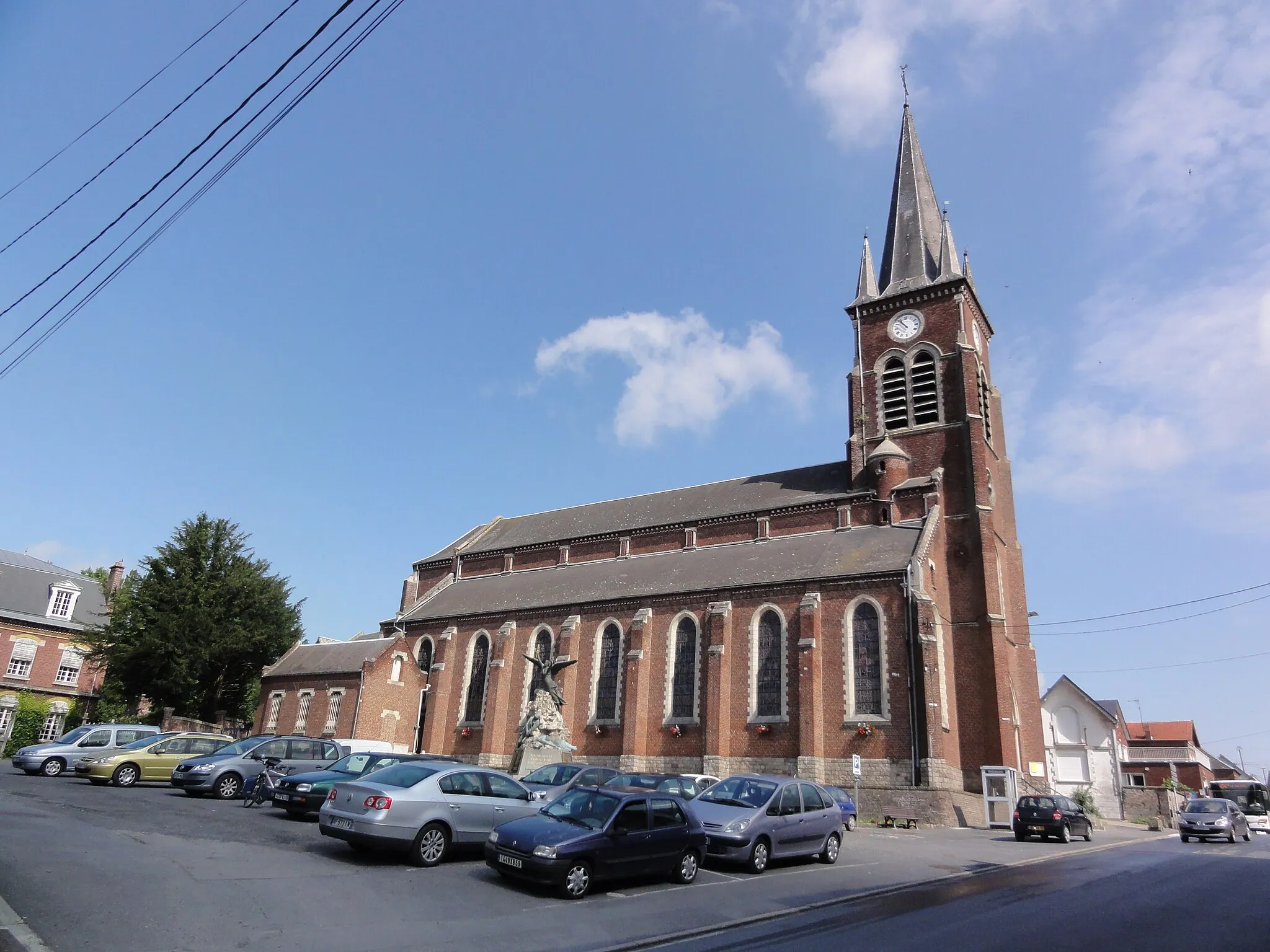 Photo showing: Poix-du-Nord (Nord, Fr) église, vue latérale