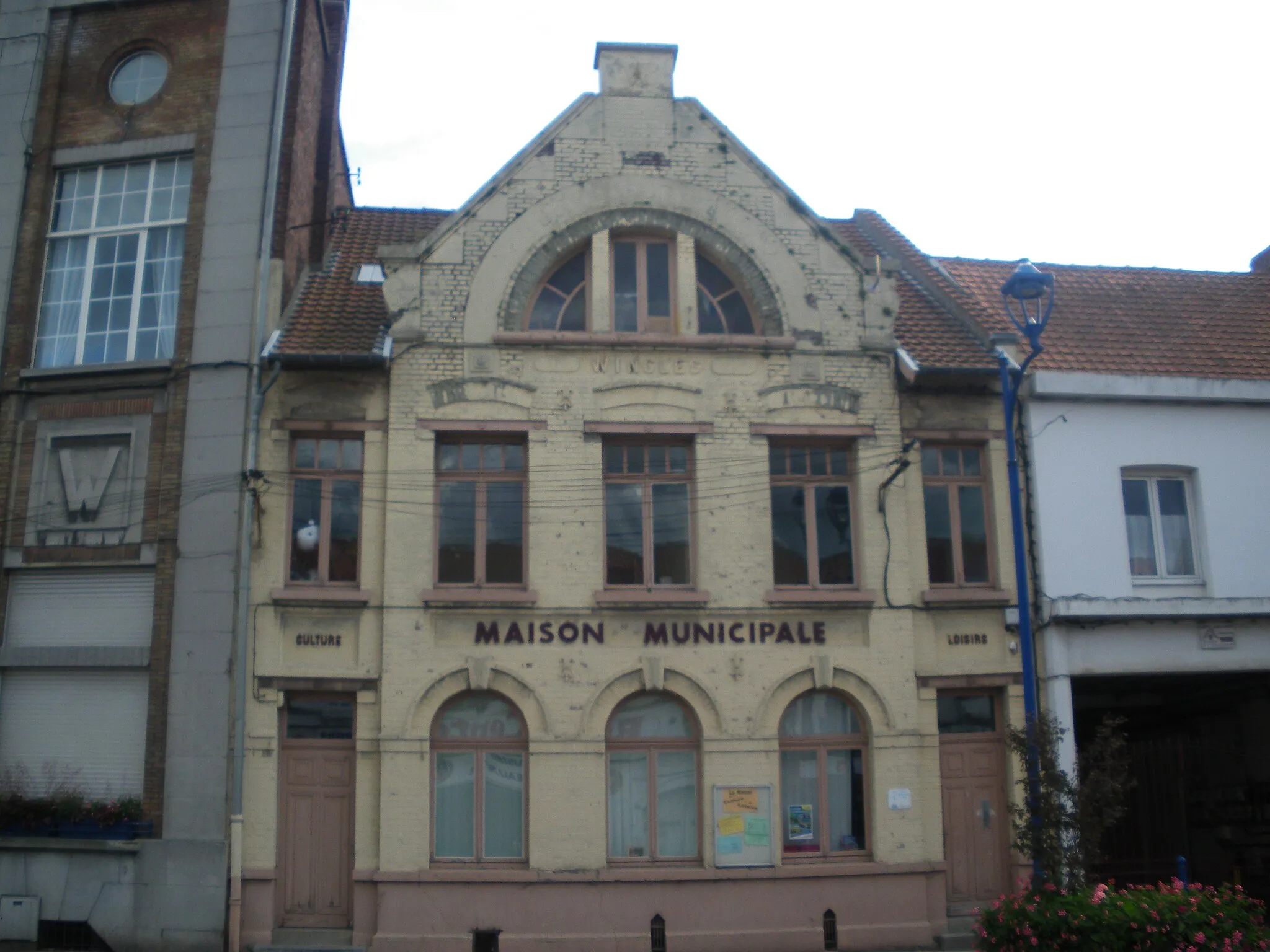 Photo showing: Vue de la maison municipale de Wingles.