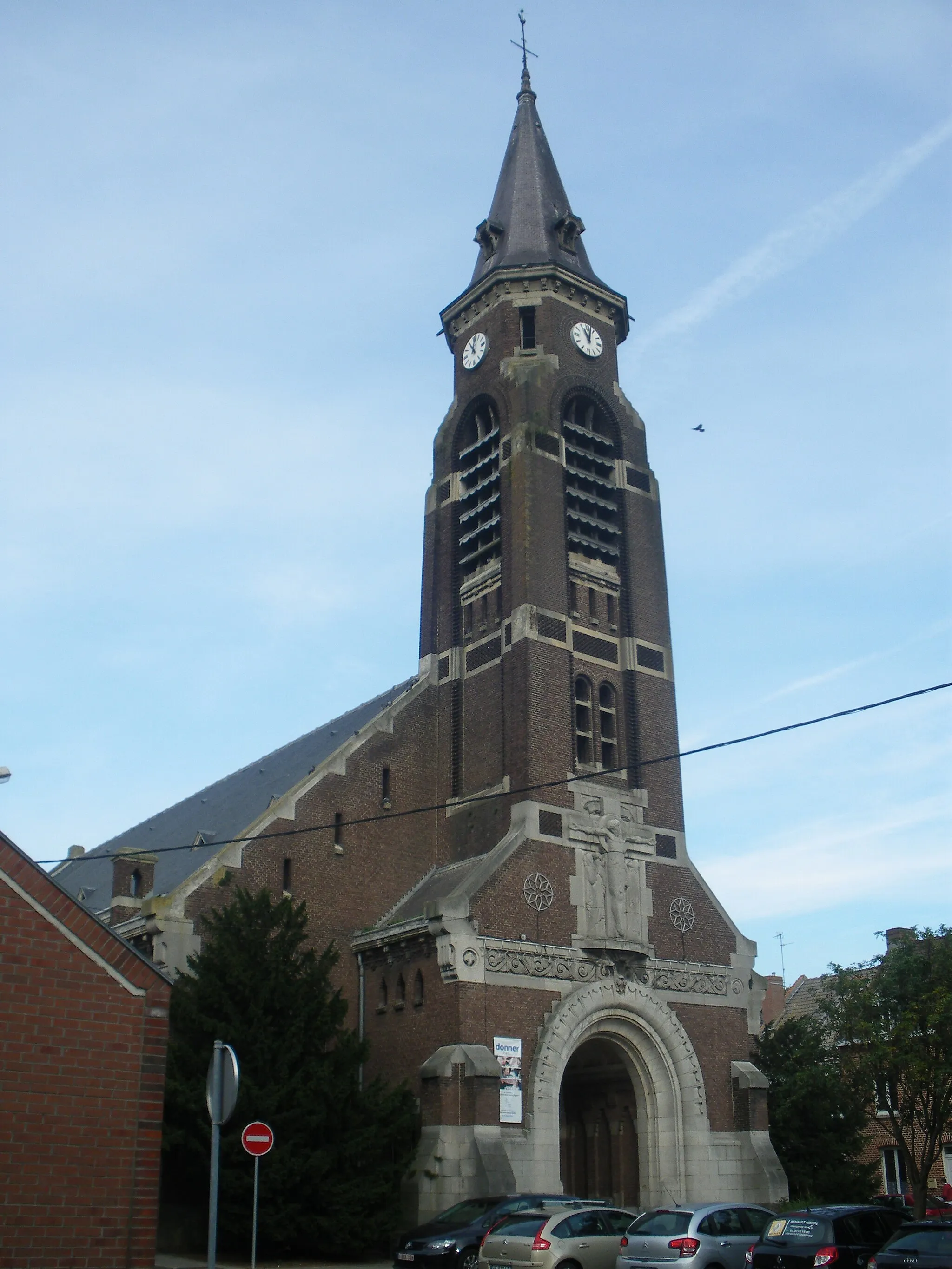 Photo showing: Vue de l'église Saint-Vaast de La Chapelle-d'Armentières.