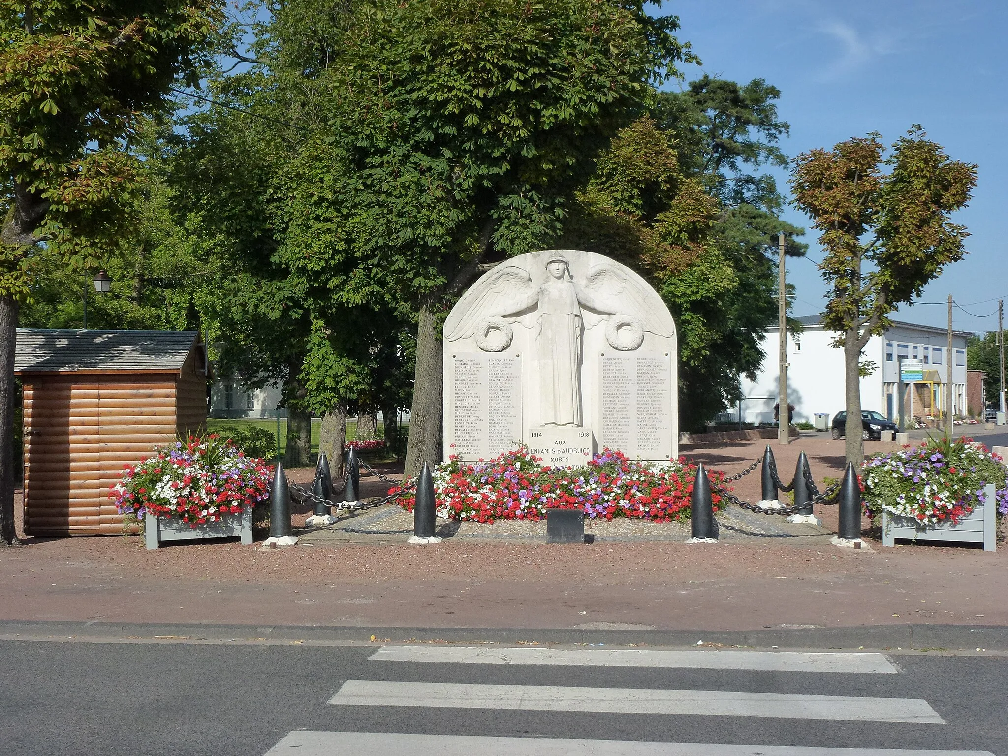 Photo showing: Audruicq (Pas-de-Calais) monument aux morts