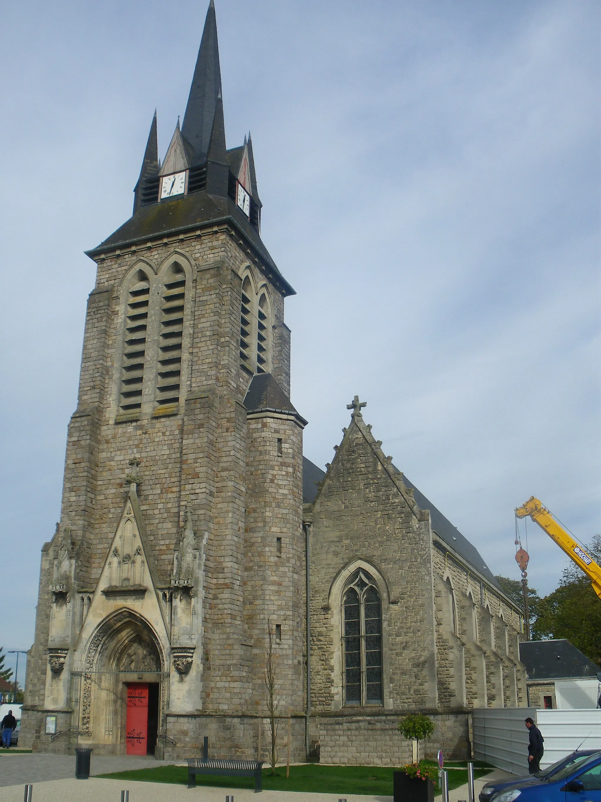 Photo showing: Vue de l'église de La Couture.