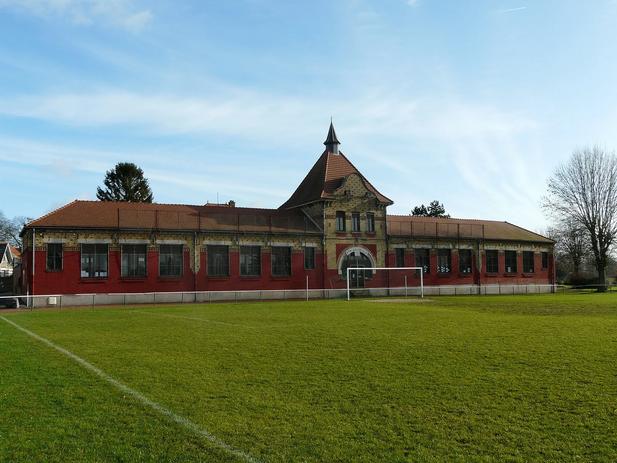 Photo showing: L'école Hostetter à Masnières, nommée en hommage au lieutenant Theodore Hostetter (1897-1918)