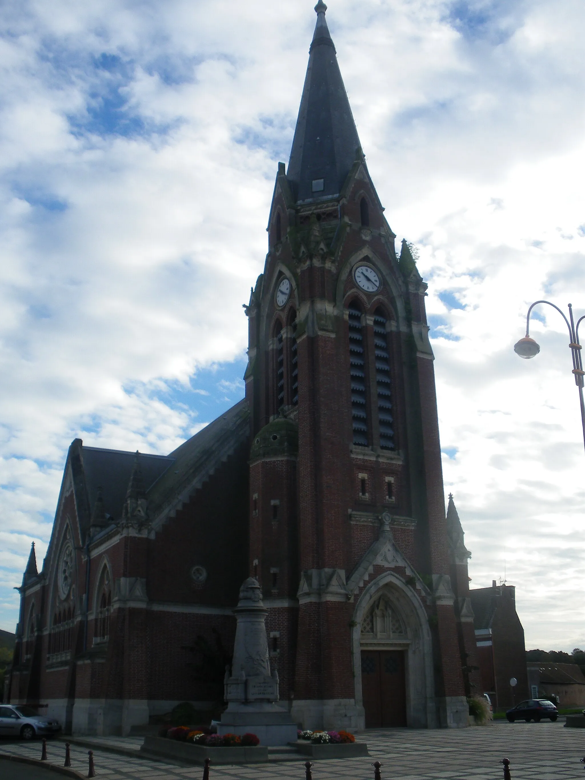 Photo showing: Vue de l'église Saint-Amand de Noyelles-sous-Lens.