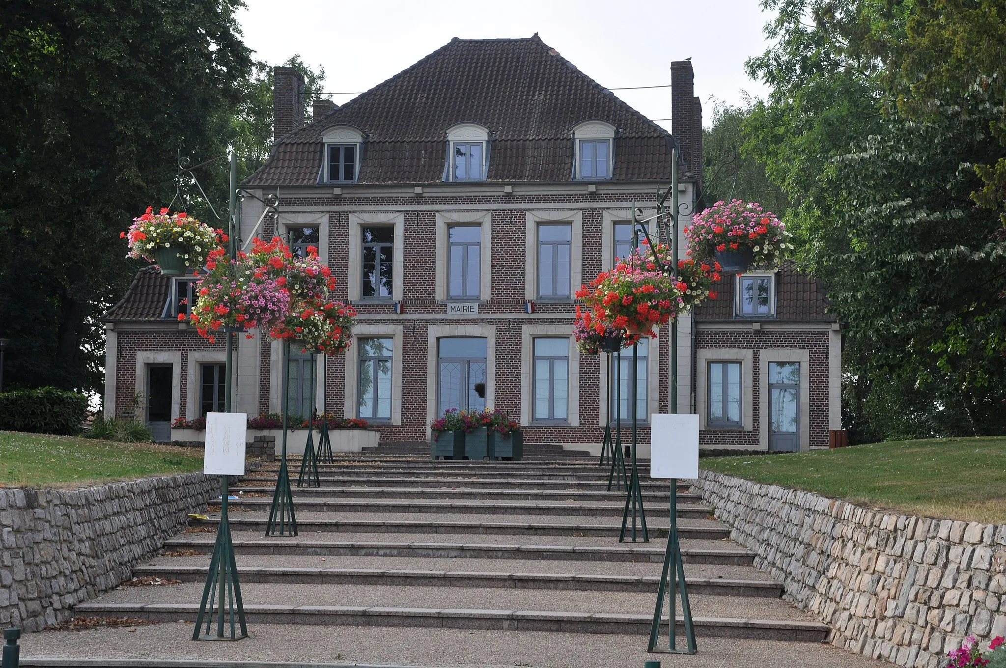 Photo showing: Mairie d'Allouagne, ancien manoir de la famille d'Alincourt