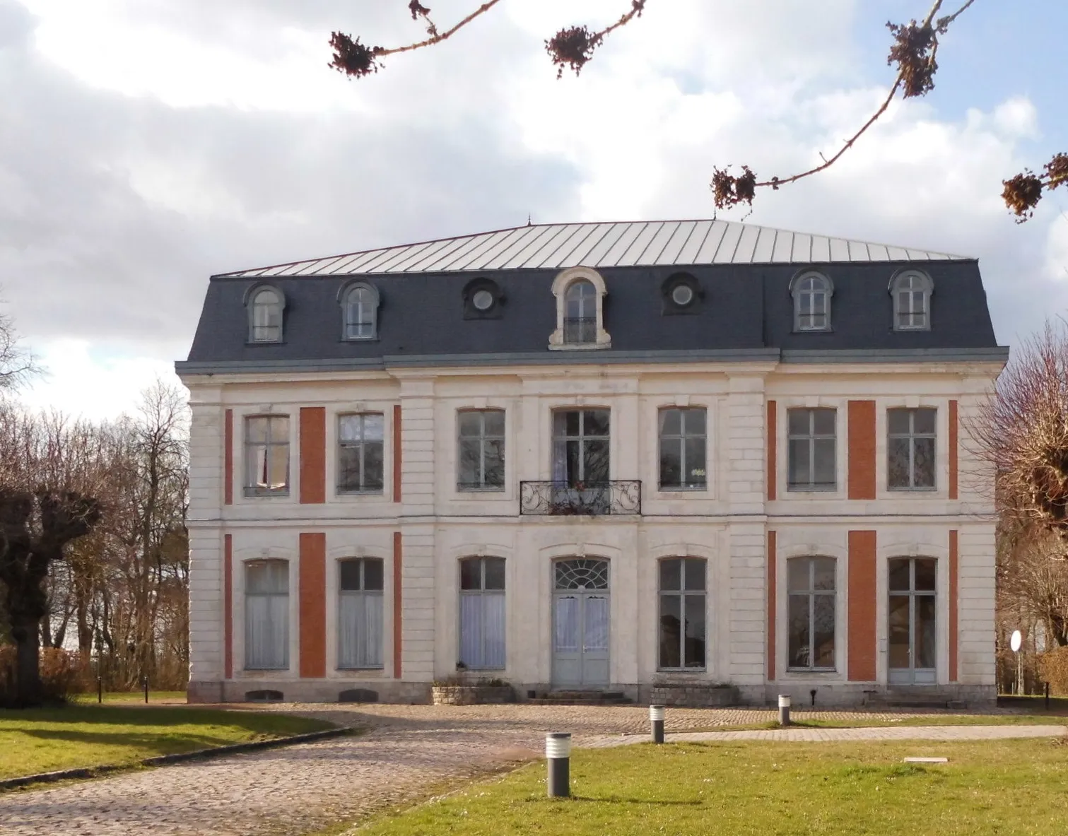 Photo showing: Château de Lewarde - avenue du Bois - Lewarde - Canton Douai Sud - Arrondissement Douai - Département Nord - Région Nord-Pas-de-Calais - France