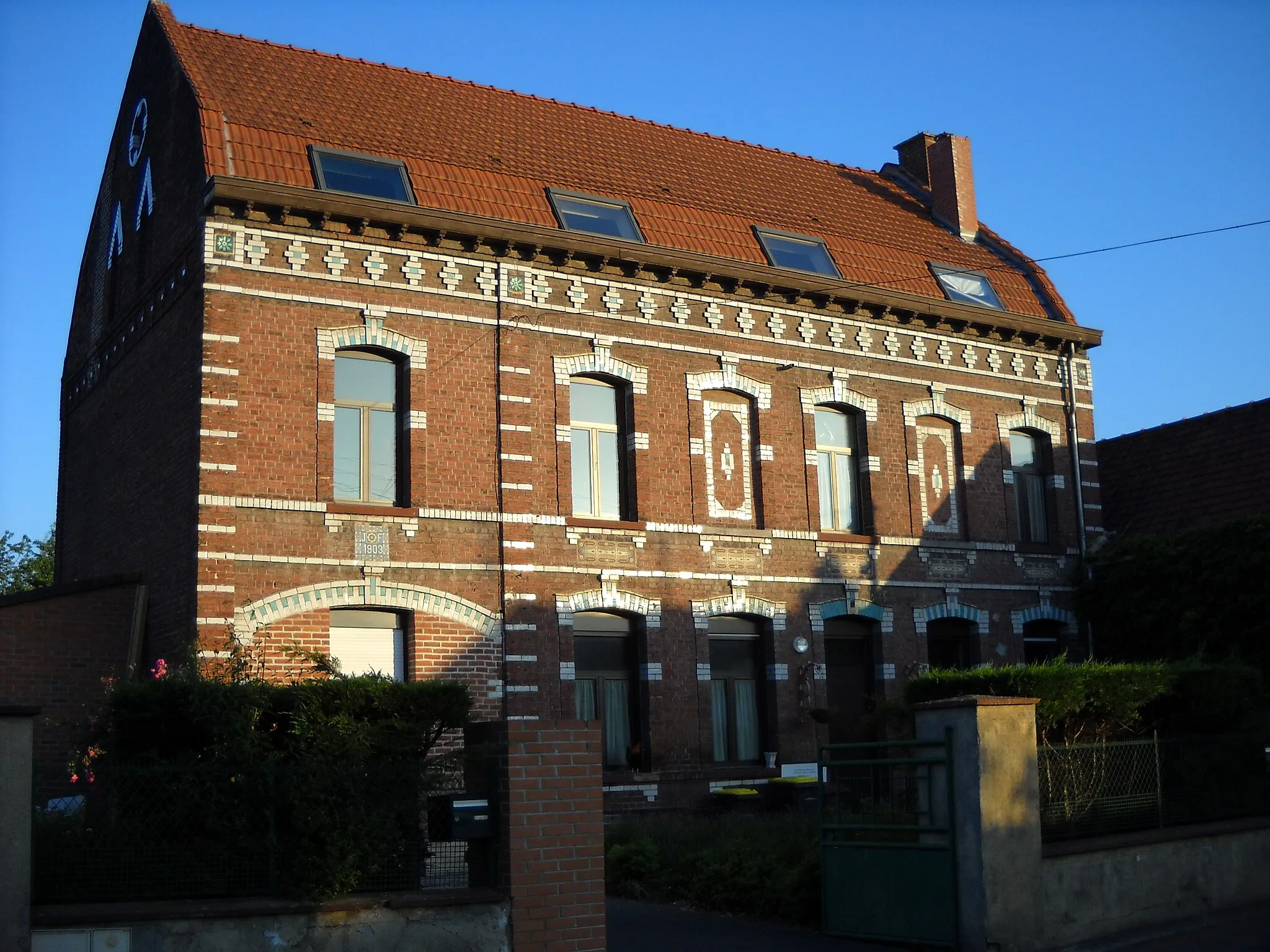 Photo showing: A building in Évin-Malmaison, Pas-de-Calais, en:France.