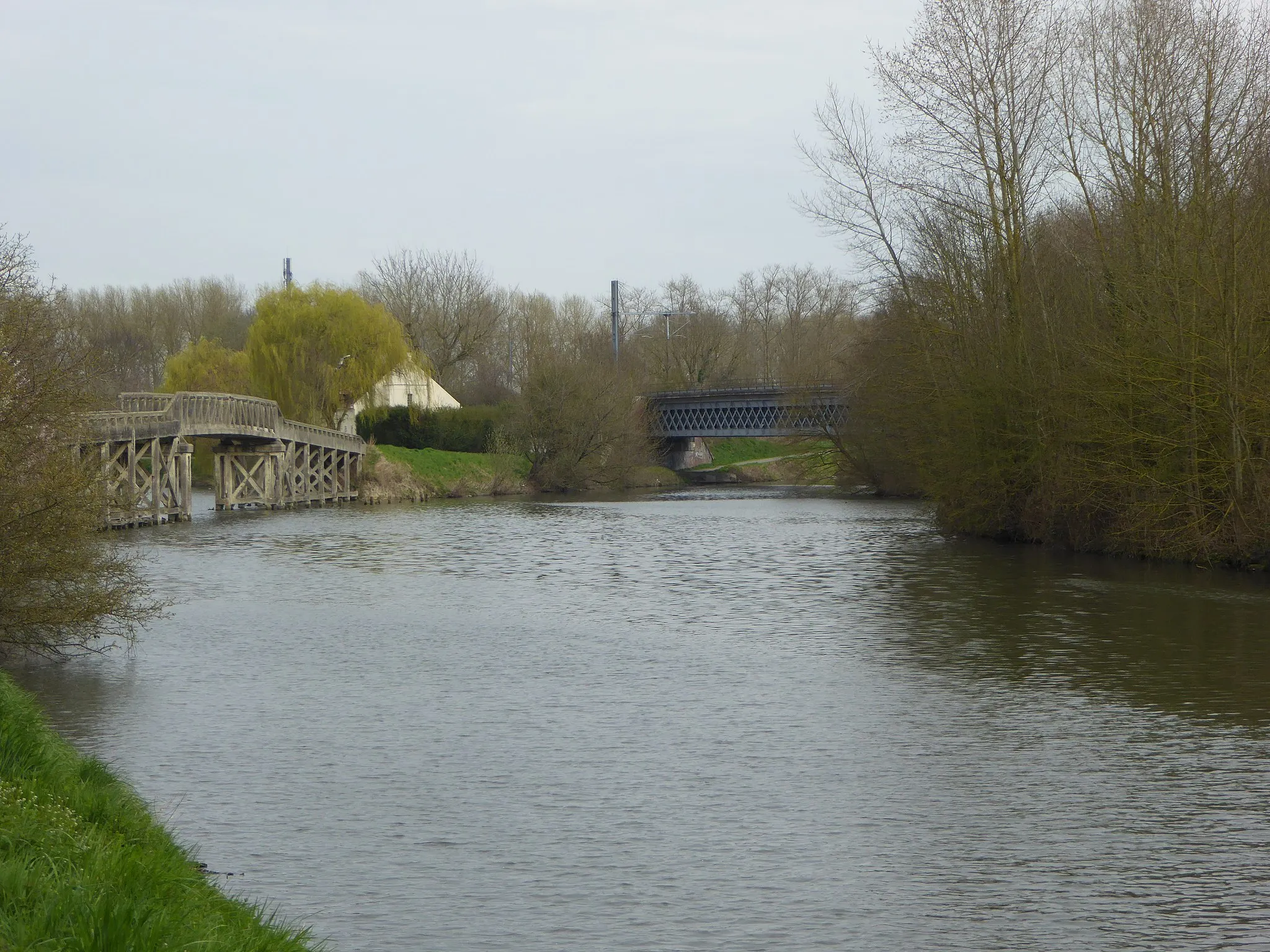 Photo showing: Le canal d'Aire La_Bassée, France