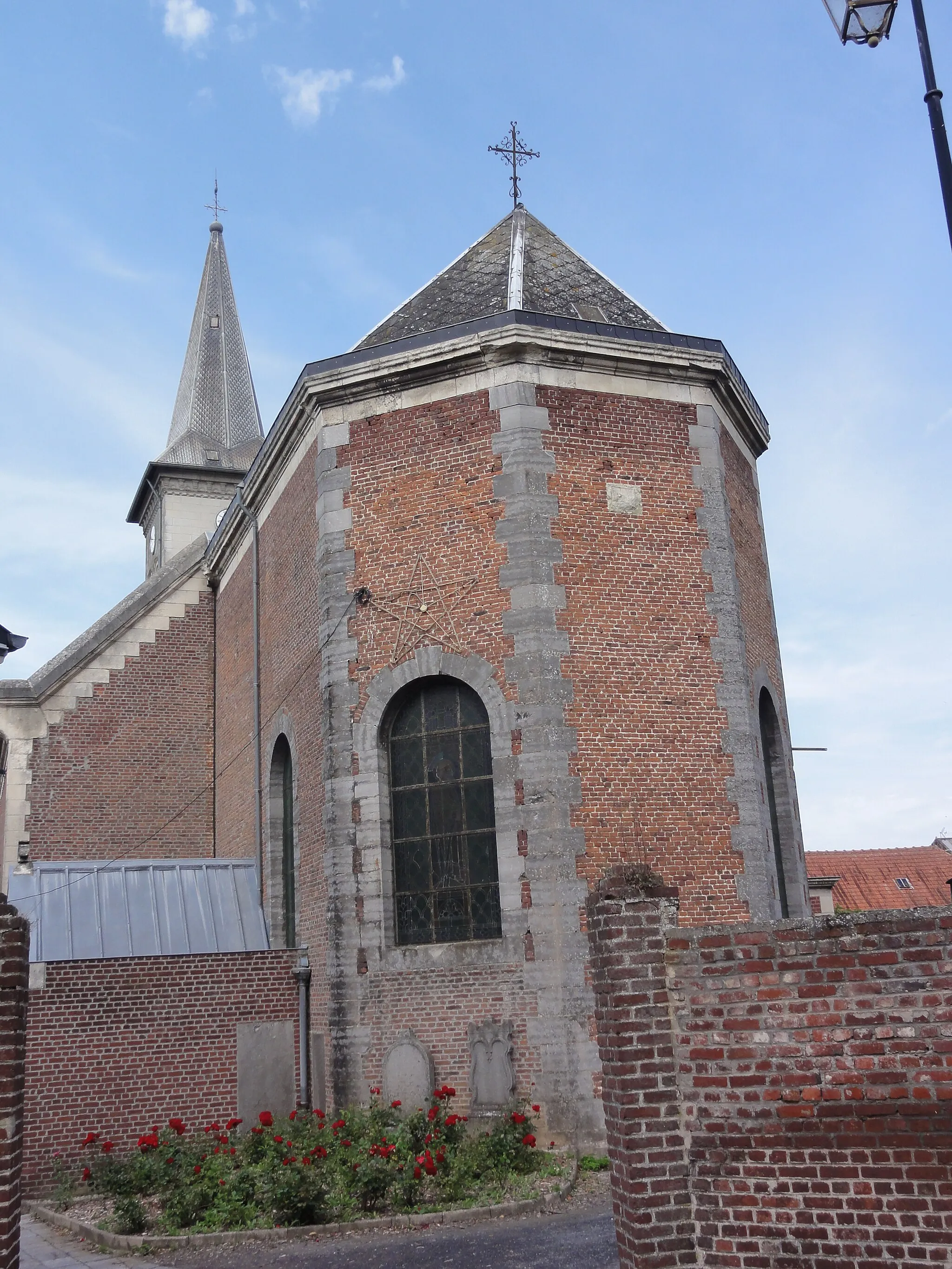 Photo showing: Maresches(Nord,Fr) église, chevet