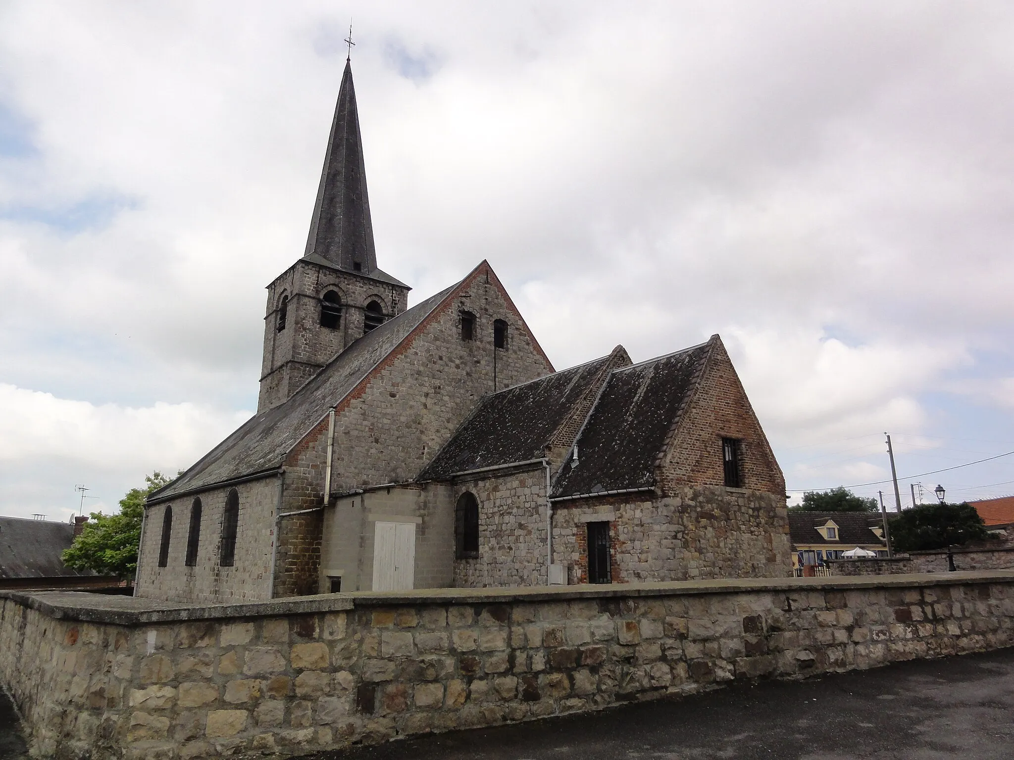Photo showing: Bermerain (Nord, Fr) église, coté chevet