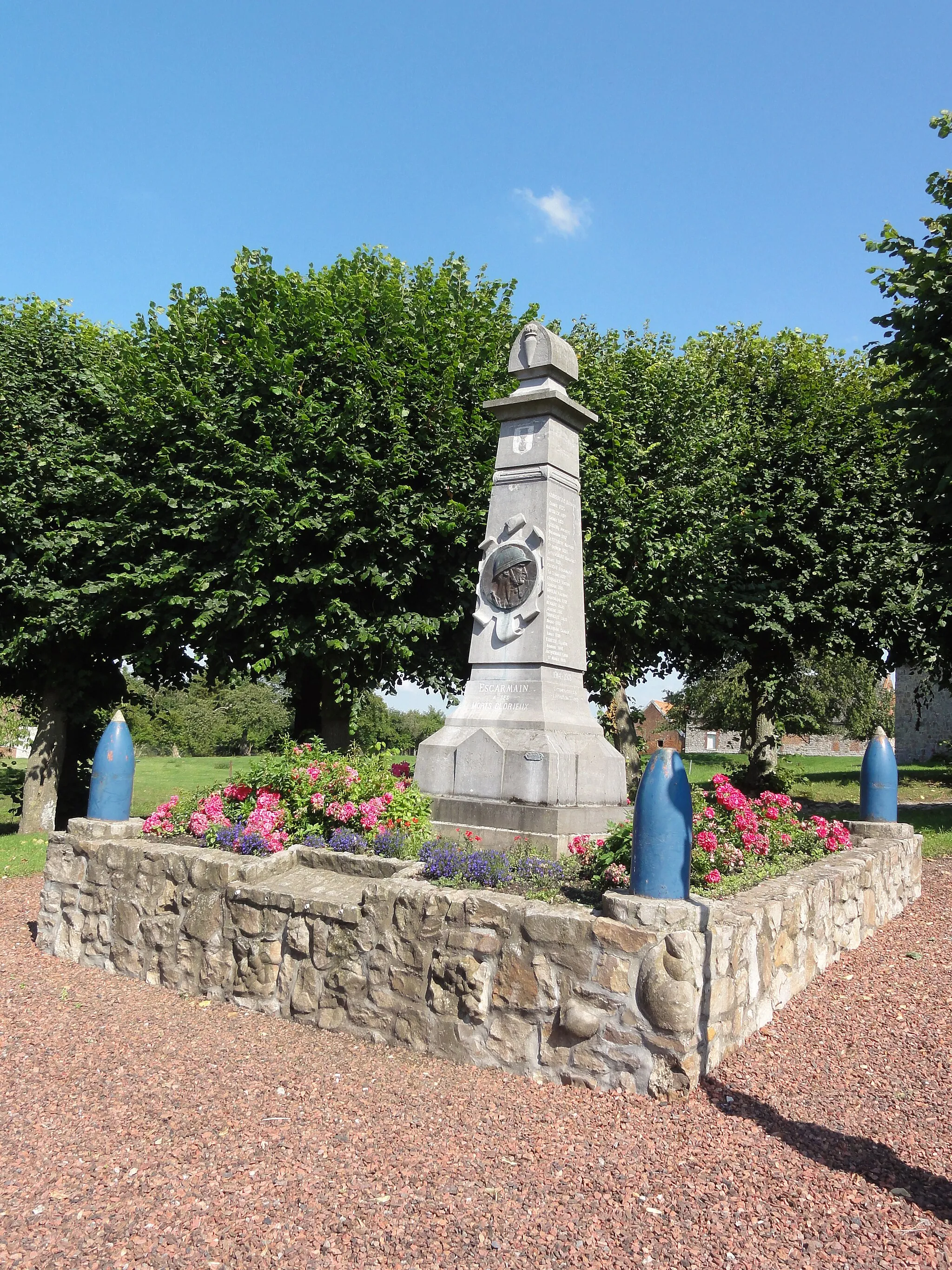 Photo showing: Escarmain (Nord, Fr) monument aux morts