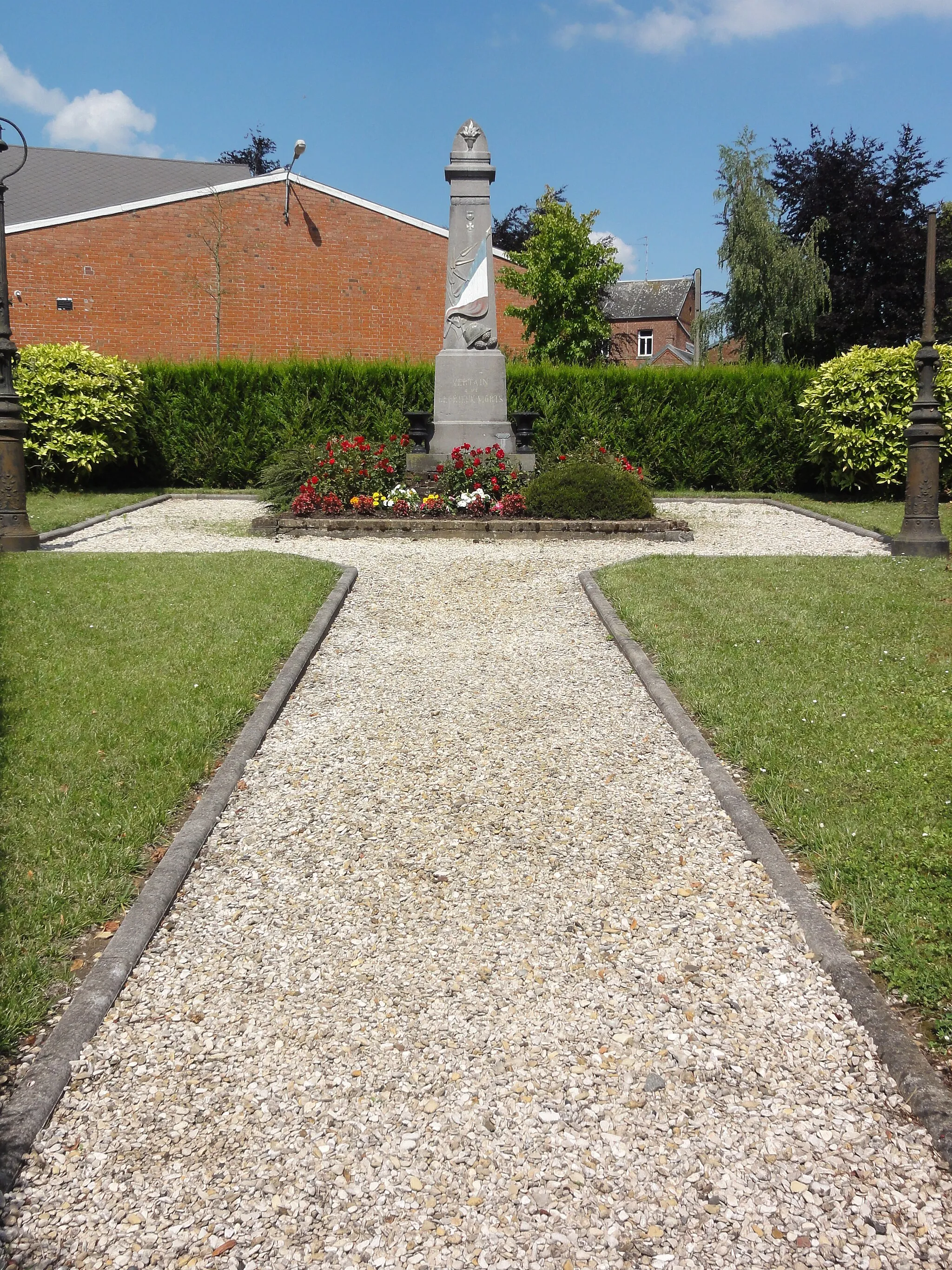 Photo showing: Vertain (Nord, Fr) monument aux morts.