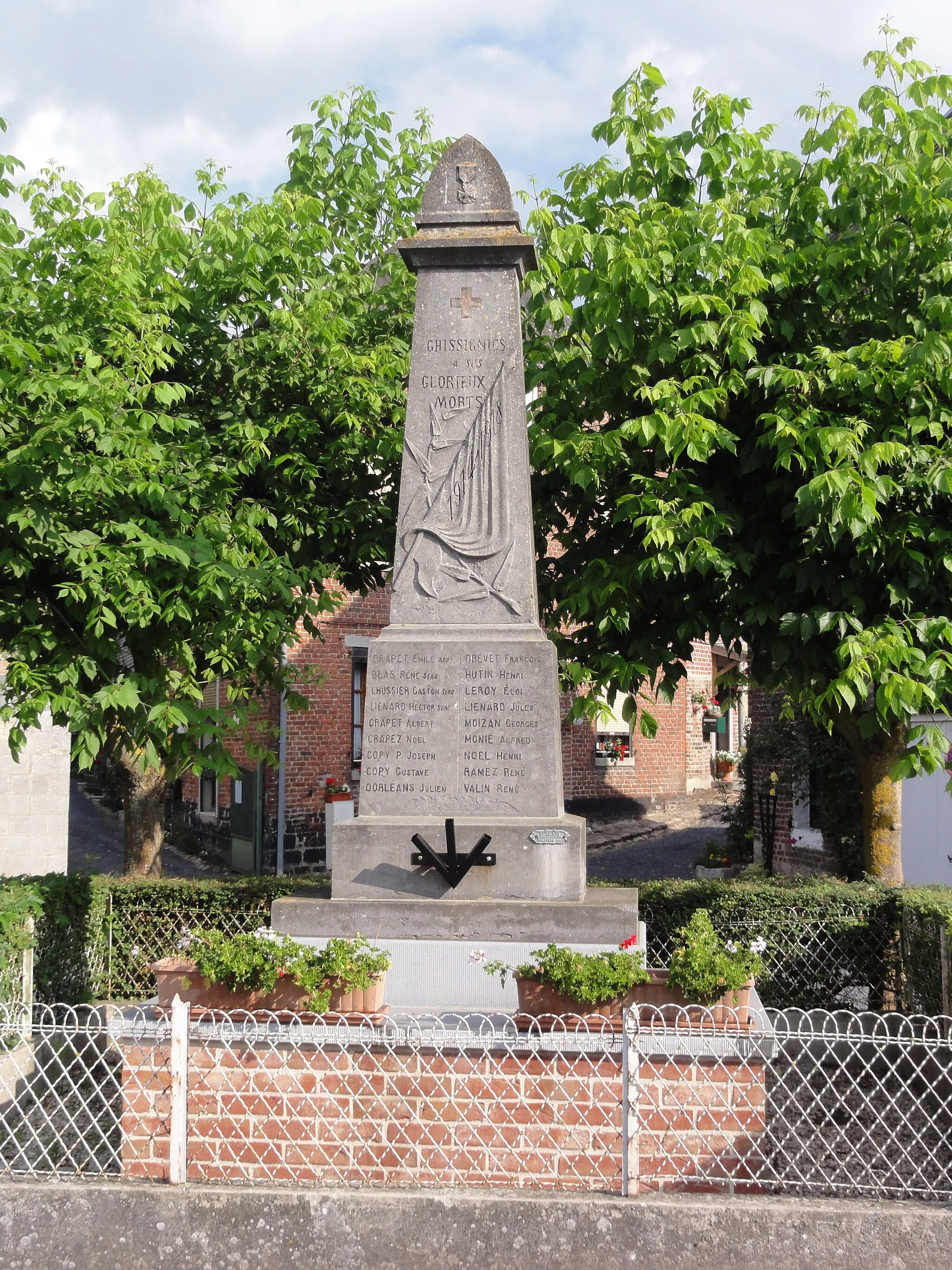 Photo showing: Ghissignies (Nord, Fr) monument aux morts.