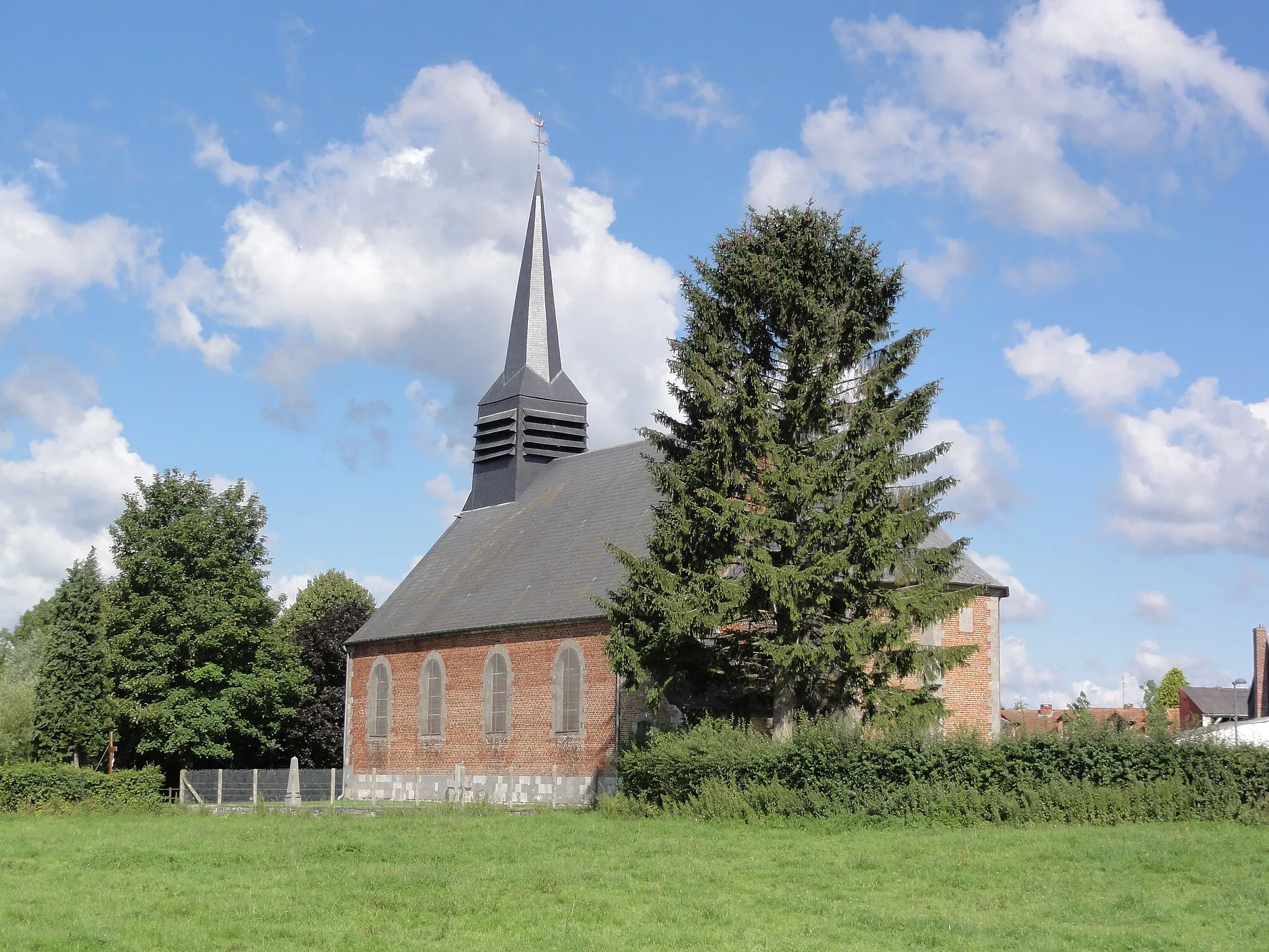 Photo showing: Noyelles-sur-Sambre (Nord, Fr) église, vue latérale