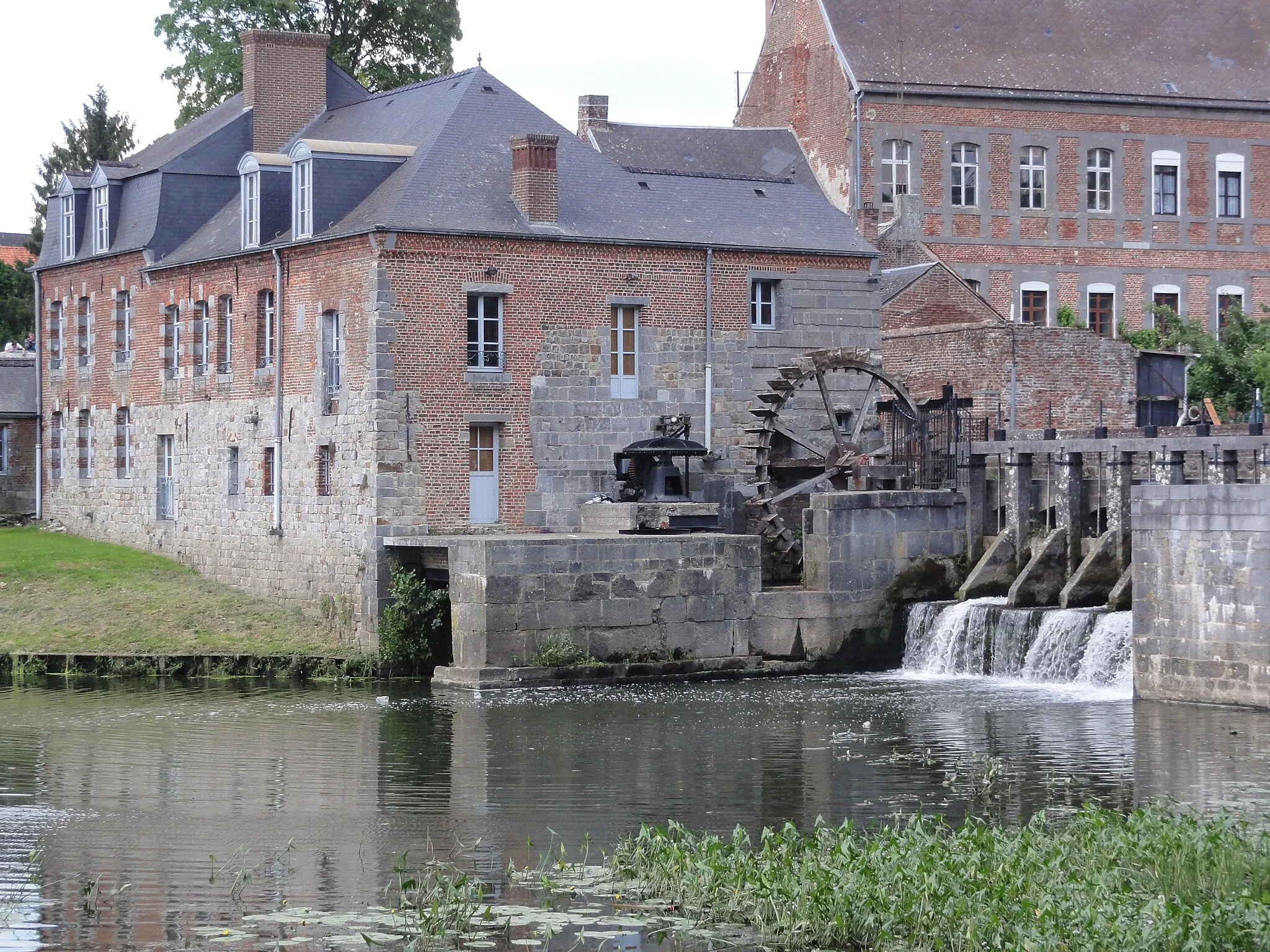 Photo showing: Maroilles (Nord, Fr) Moulin sur la Petite Helpe