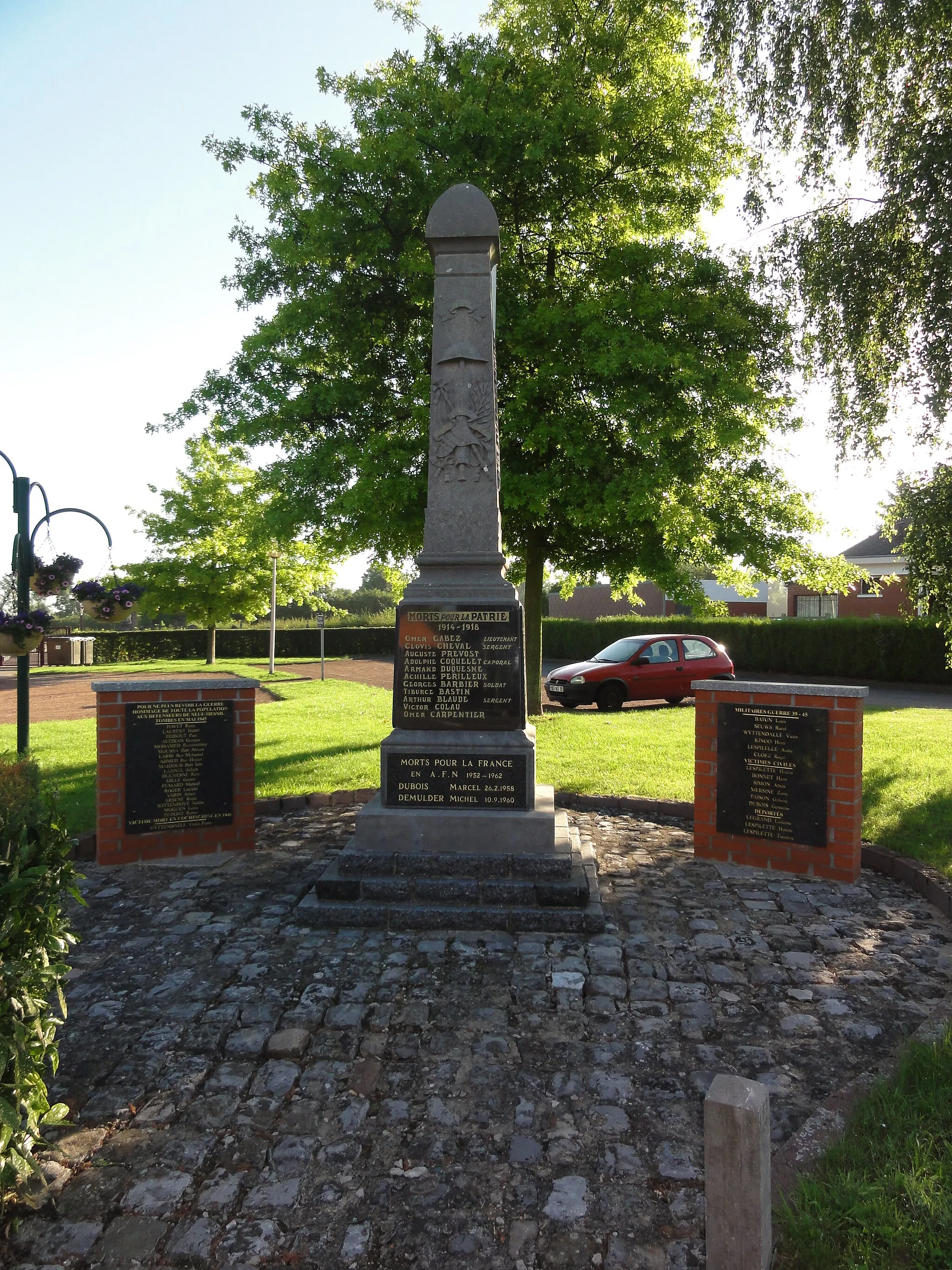 Photo showing: Neuf-Mesnil (Nord, Fr) monument aux morts