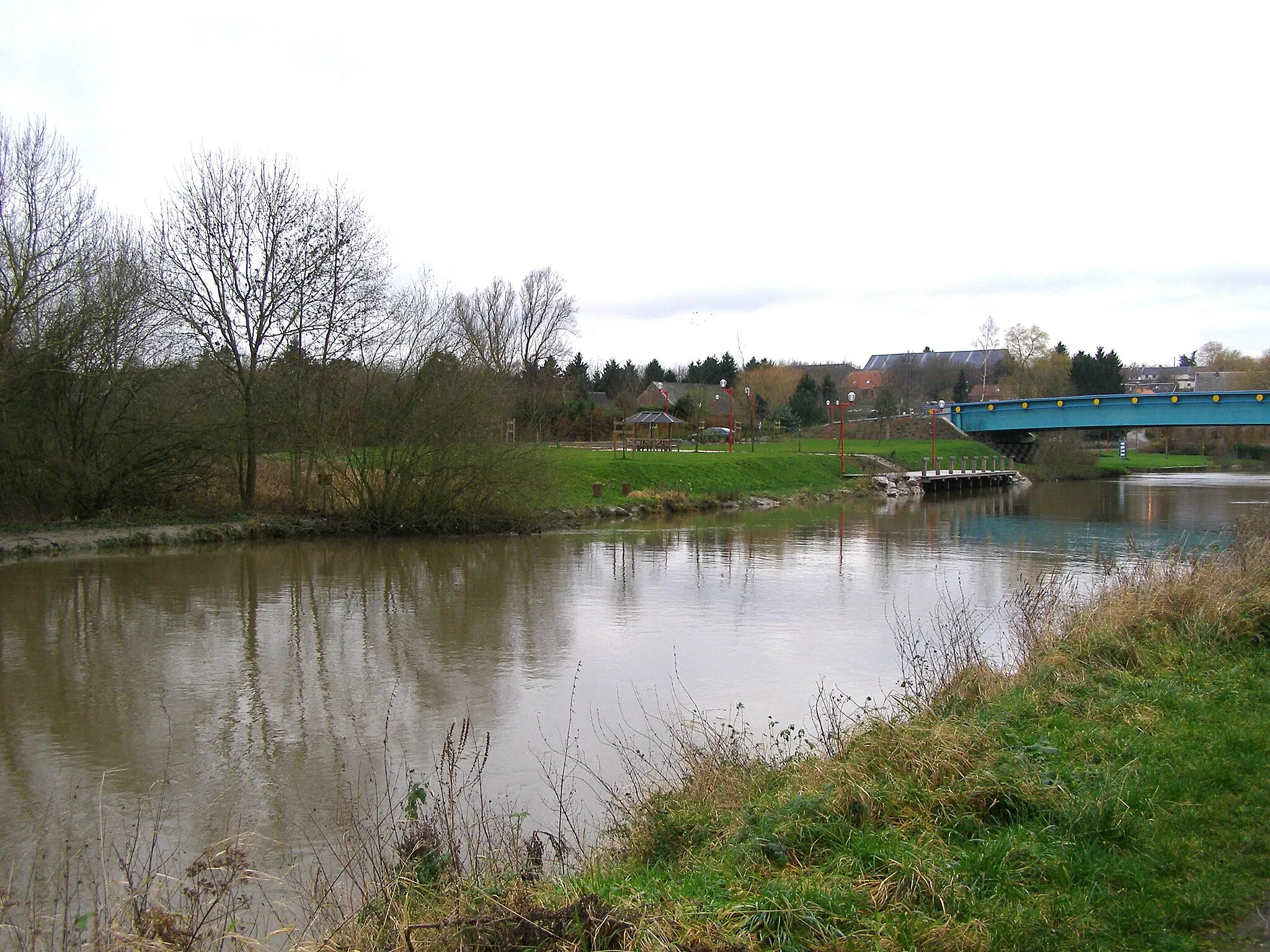 Photo showing: L'embarcadère et le pont.